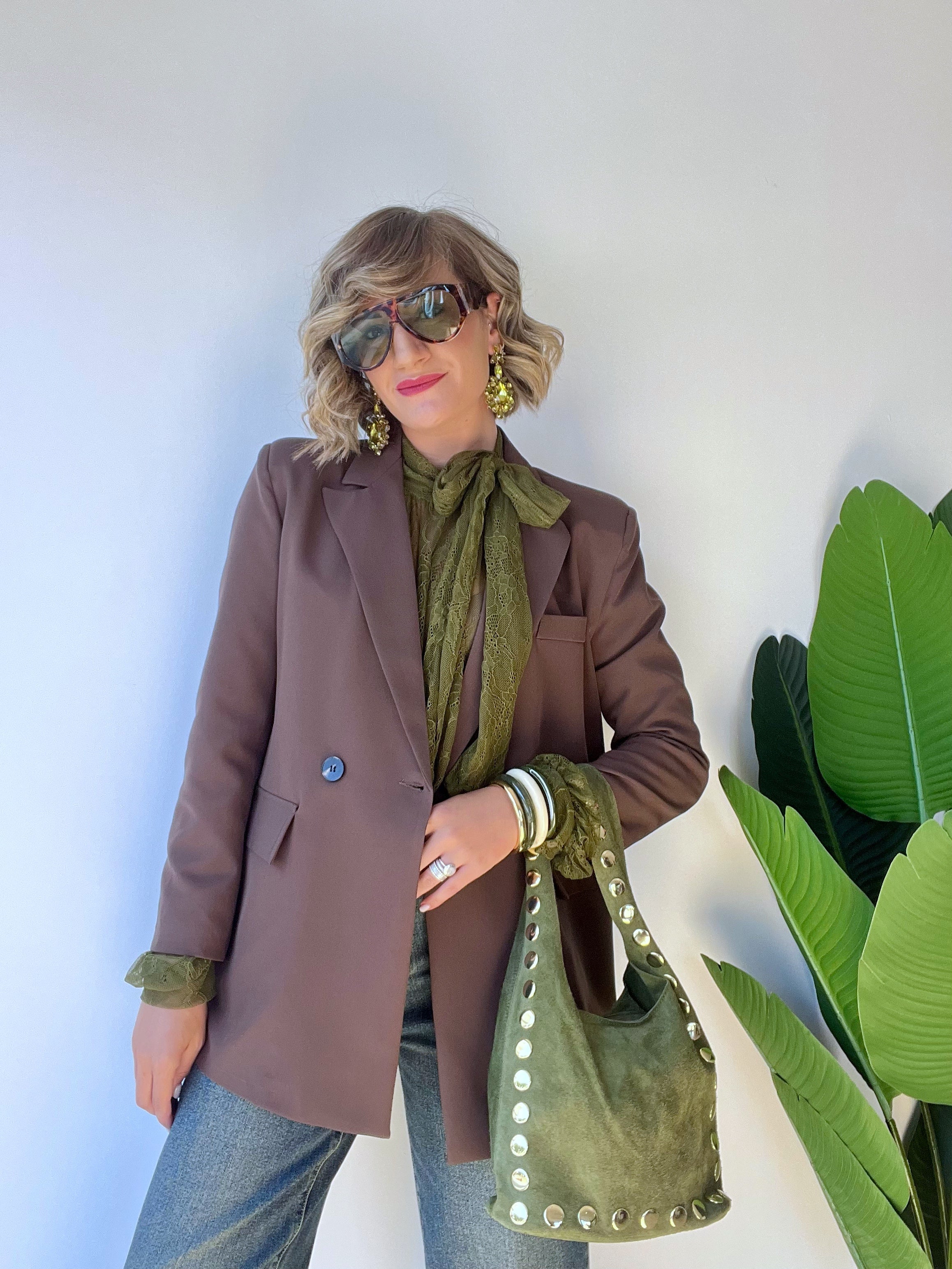 Secchiello con borchie in camoscio
