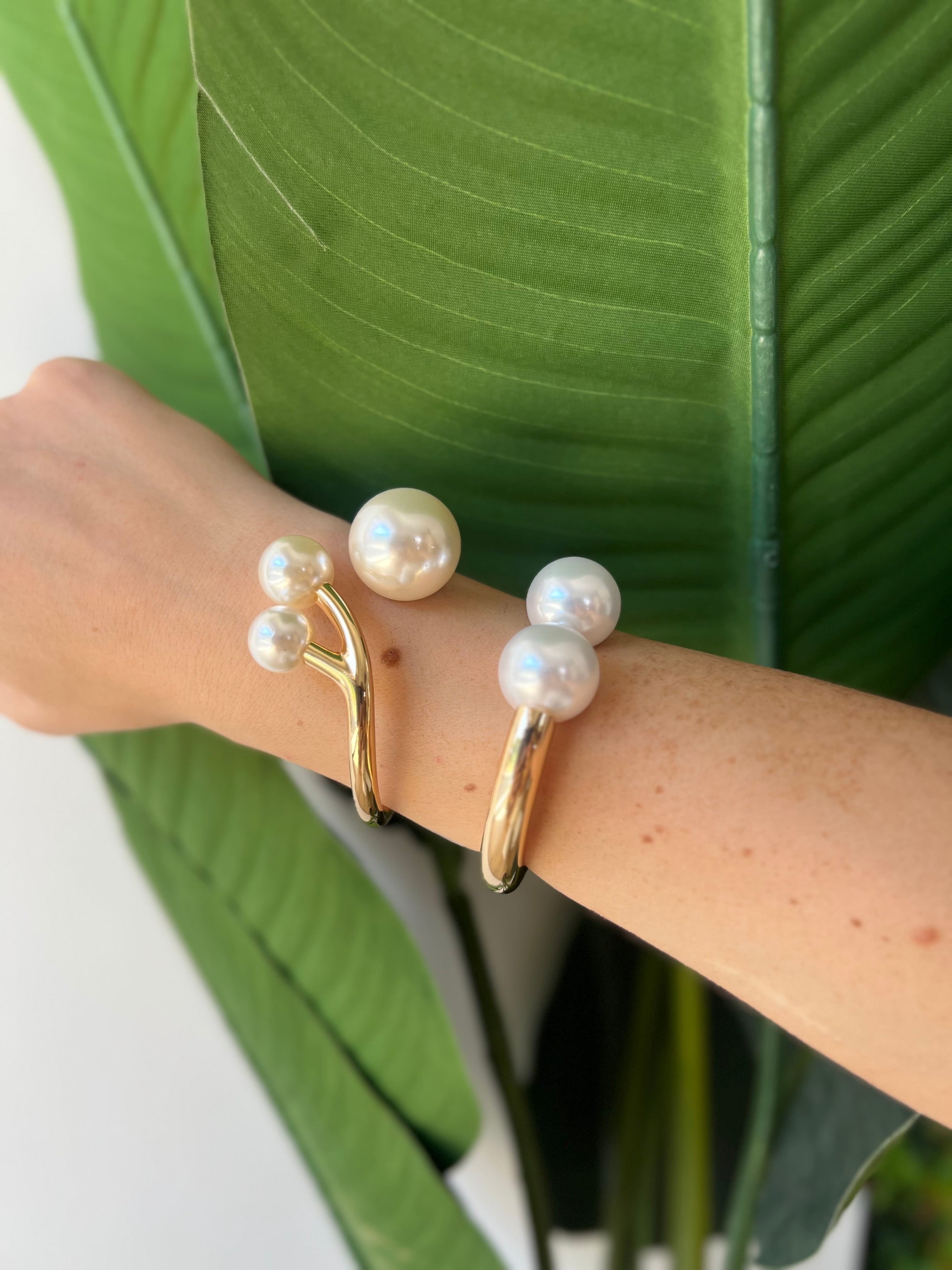 Bracciale rigido con perle