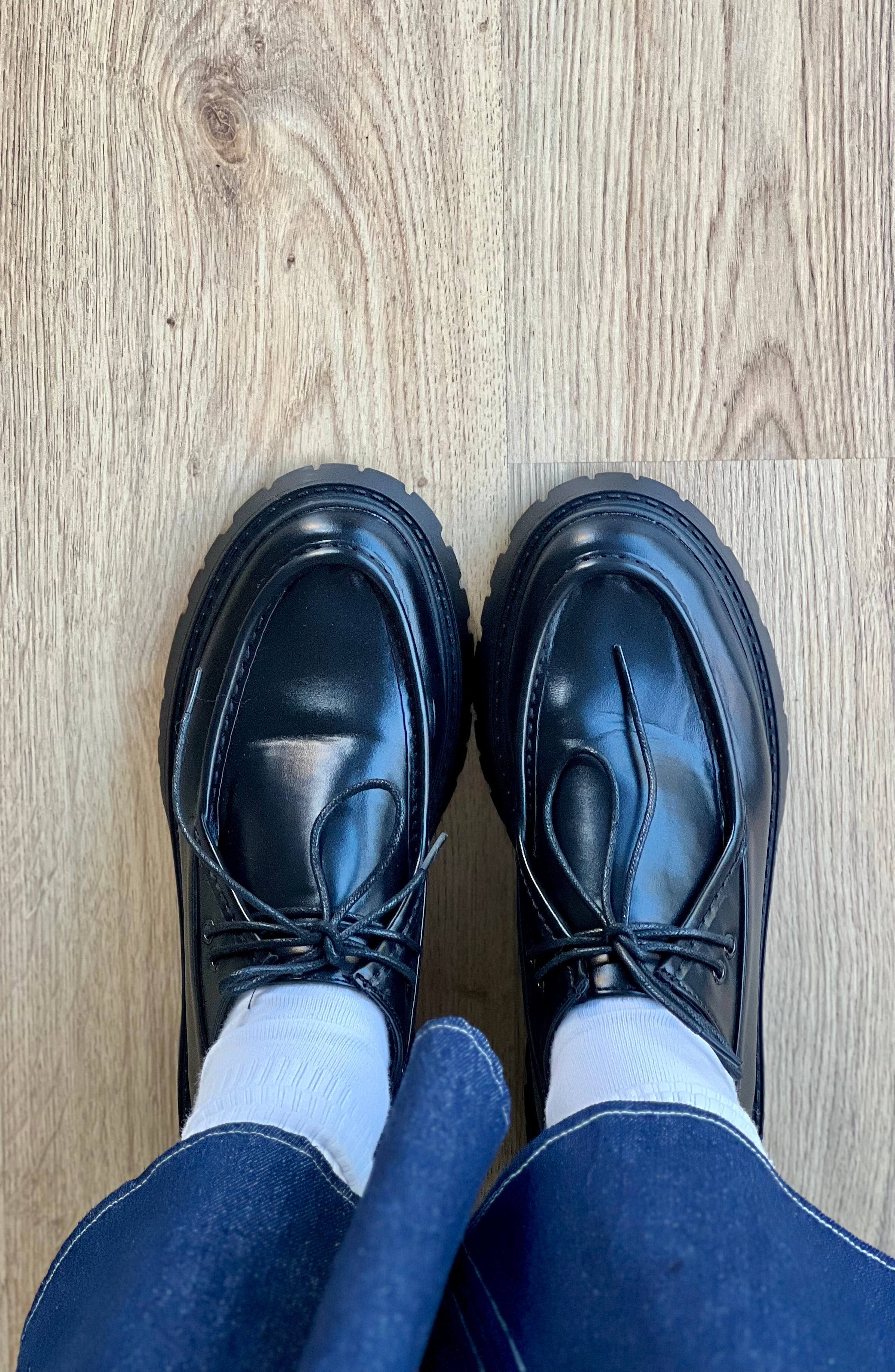 Scarpe francesine con lacci