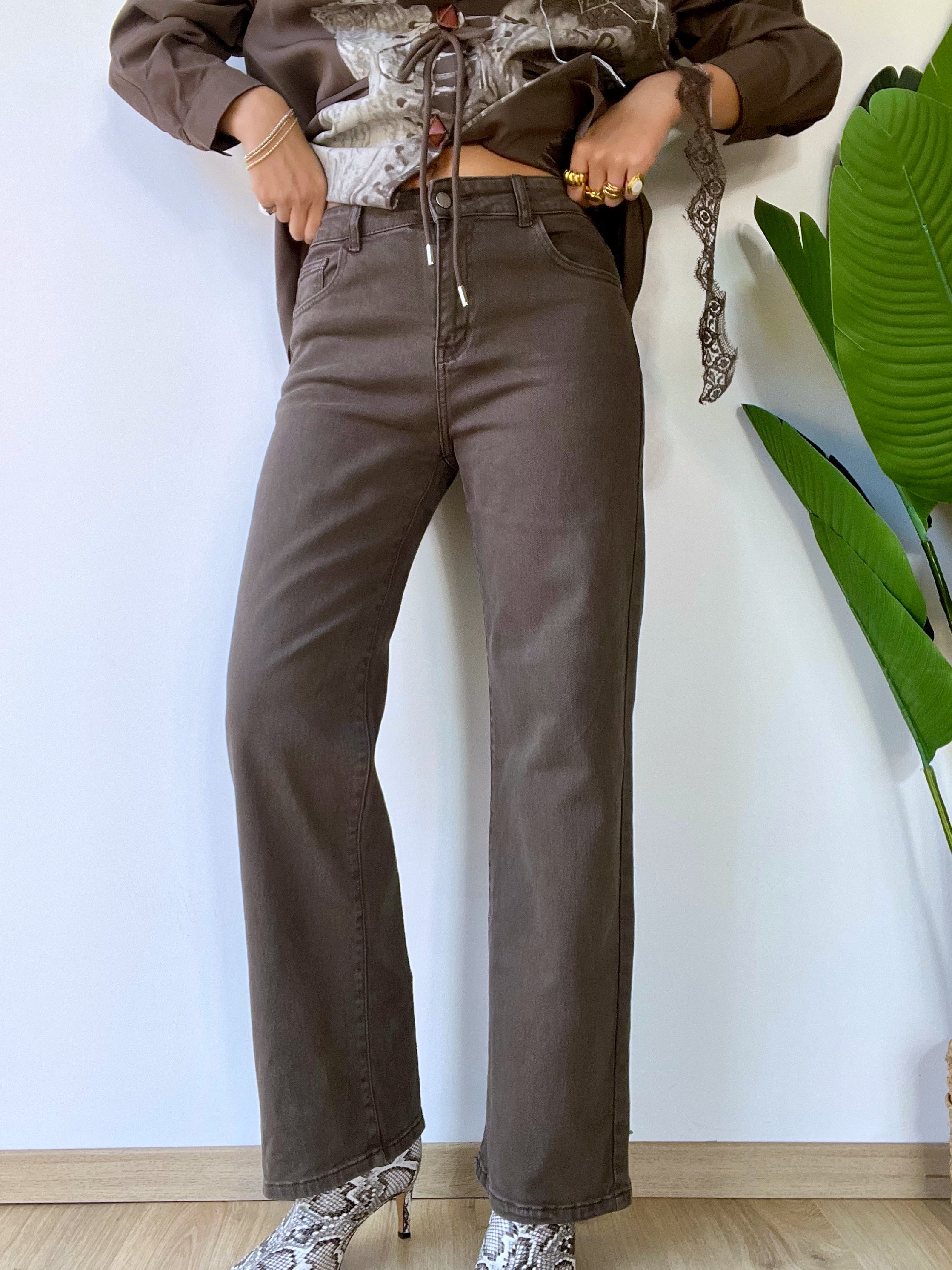 Jeans gamba dritta marrone scuro