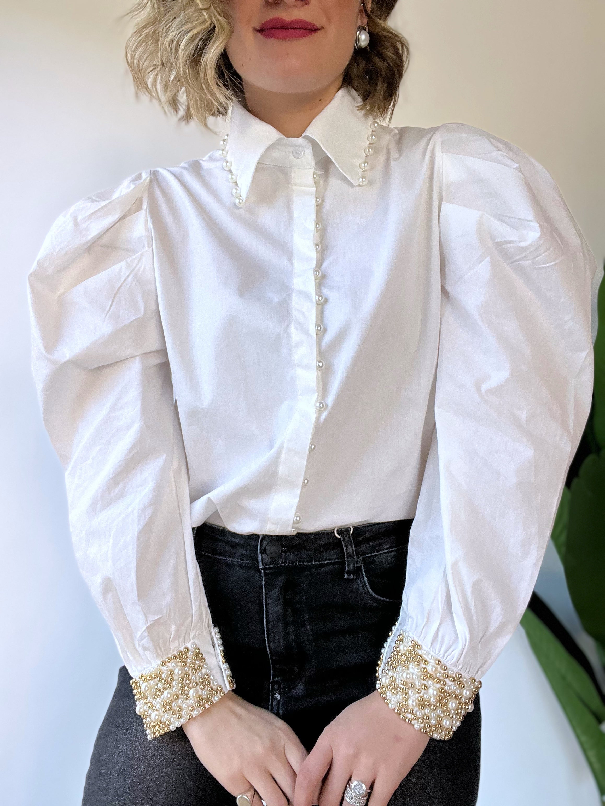 Camicia con maniche a palloncino e polsi con perle