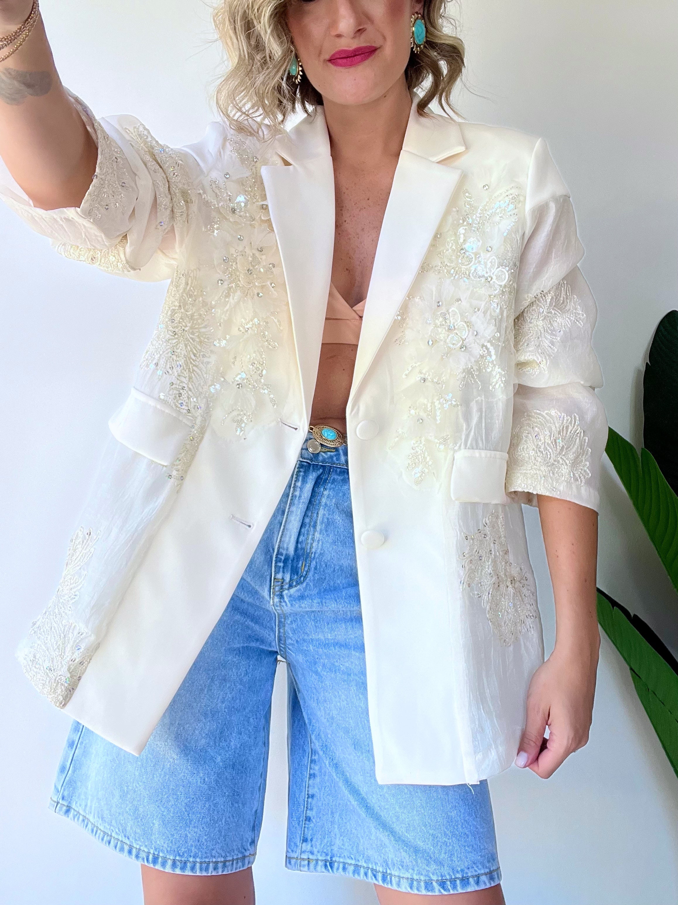 Blazer oversize semi-trasparente con ricami