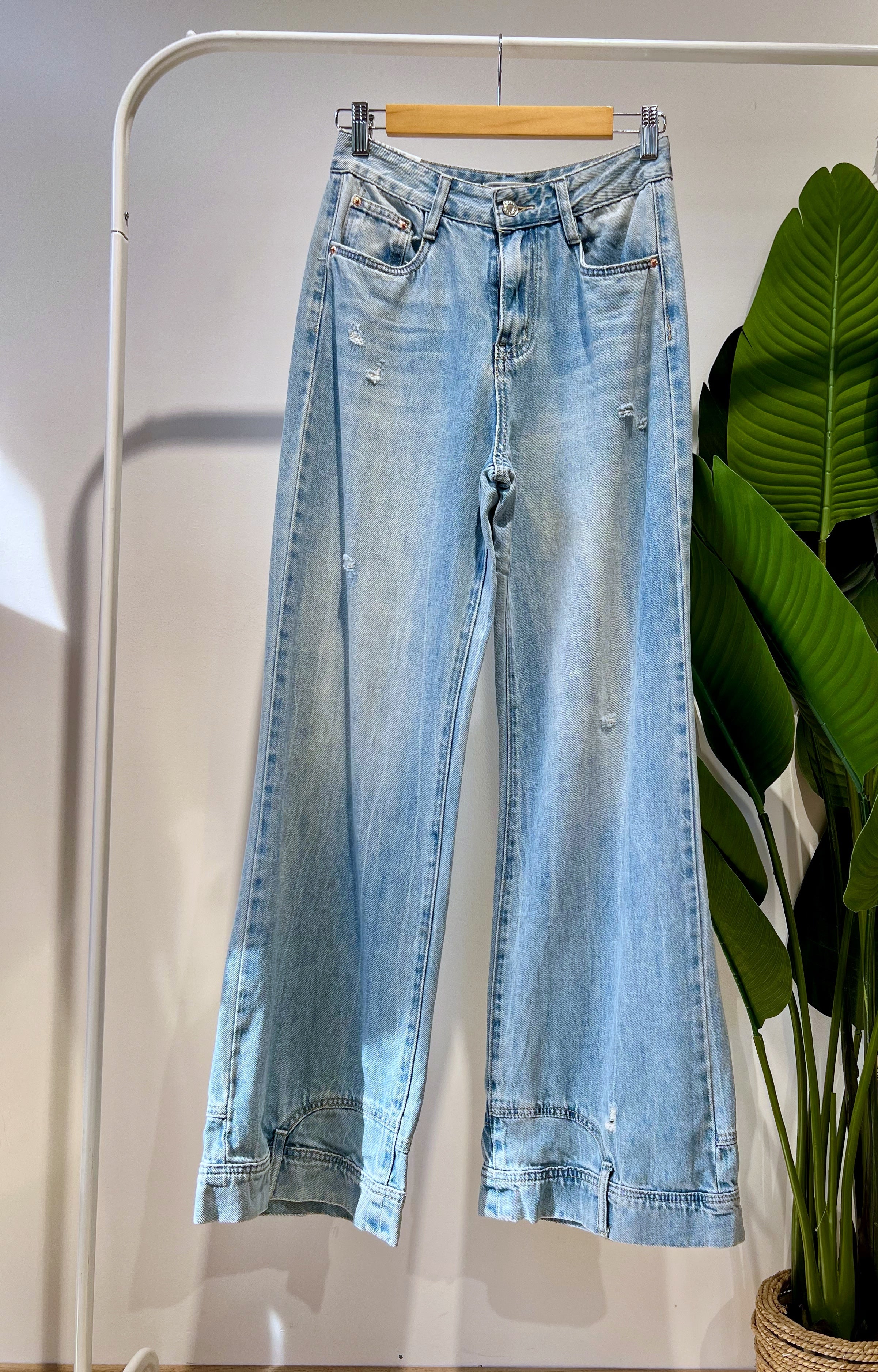 Jeans con vita al contrario