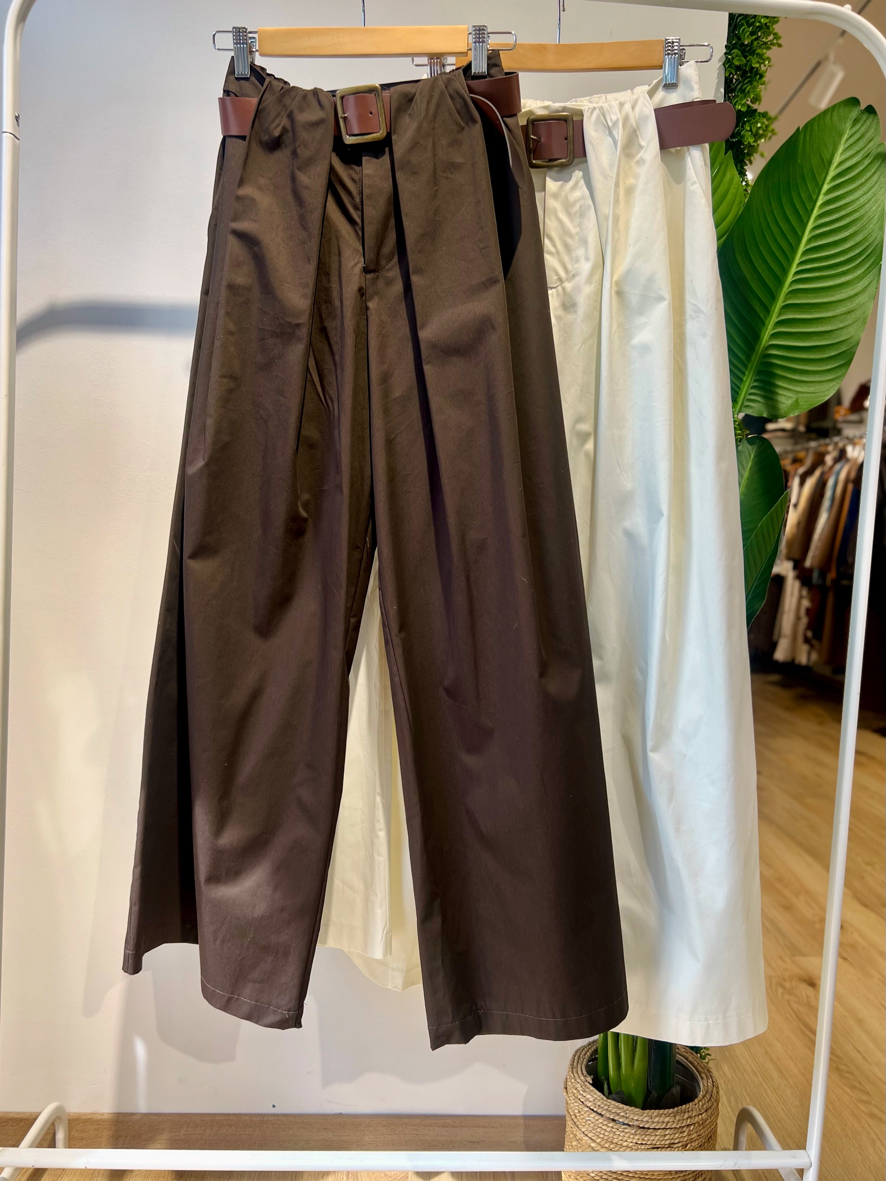 Pantapalazzo in cotone con cintura beige