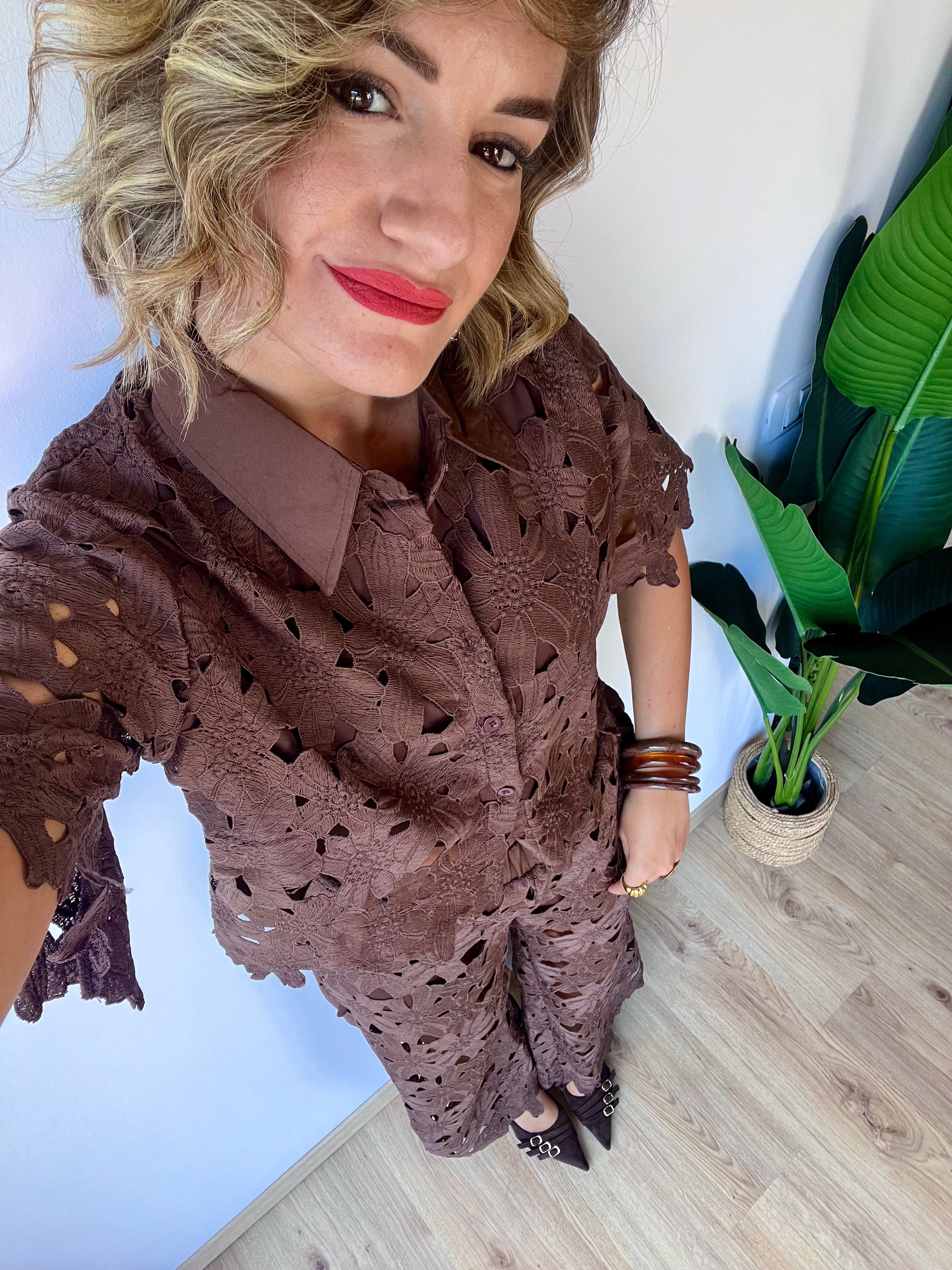 Coordinato con pantalone in pizzo marrone