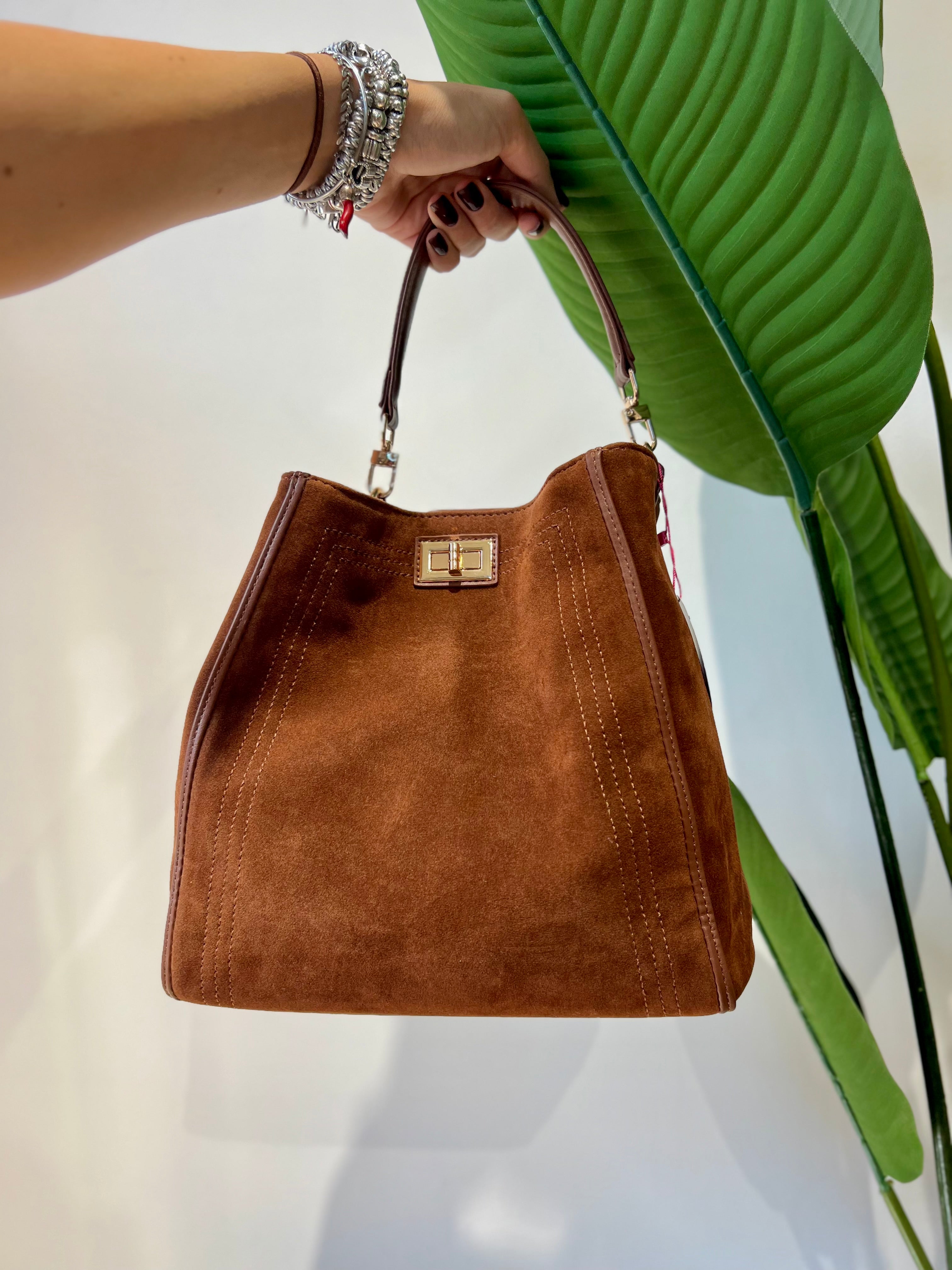 Borsa con manico scamosciata
