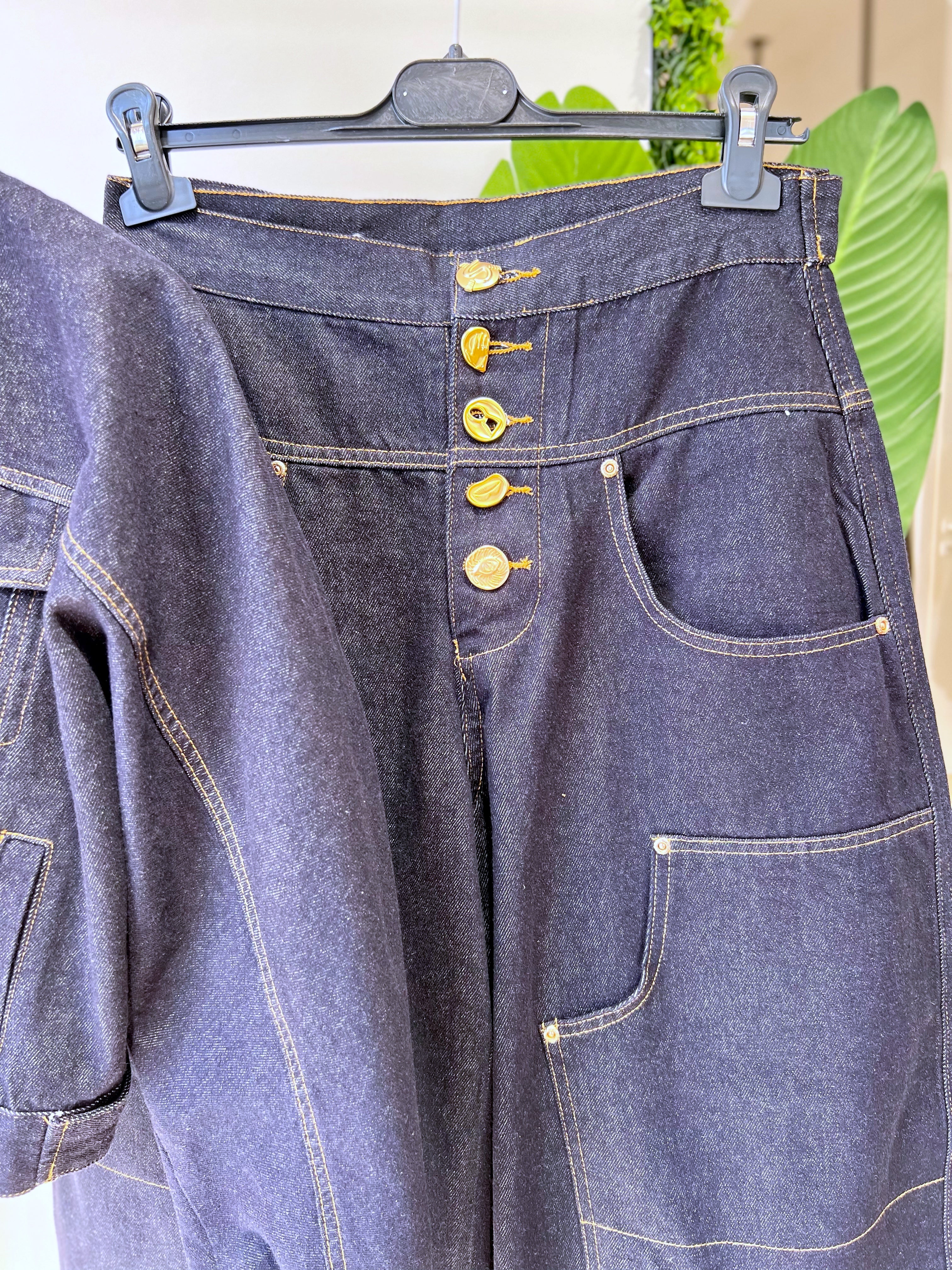Giubbotto in denim con maniche a pallino