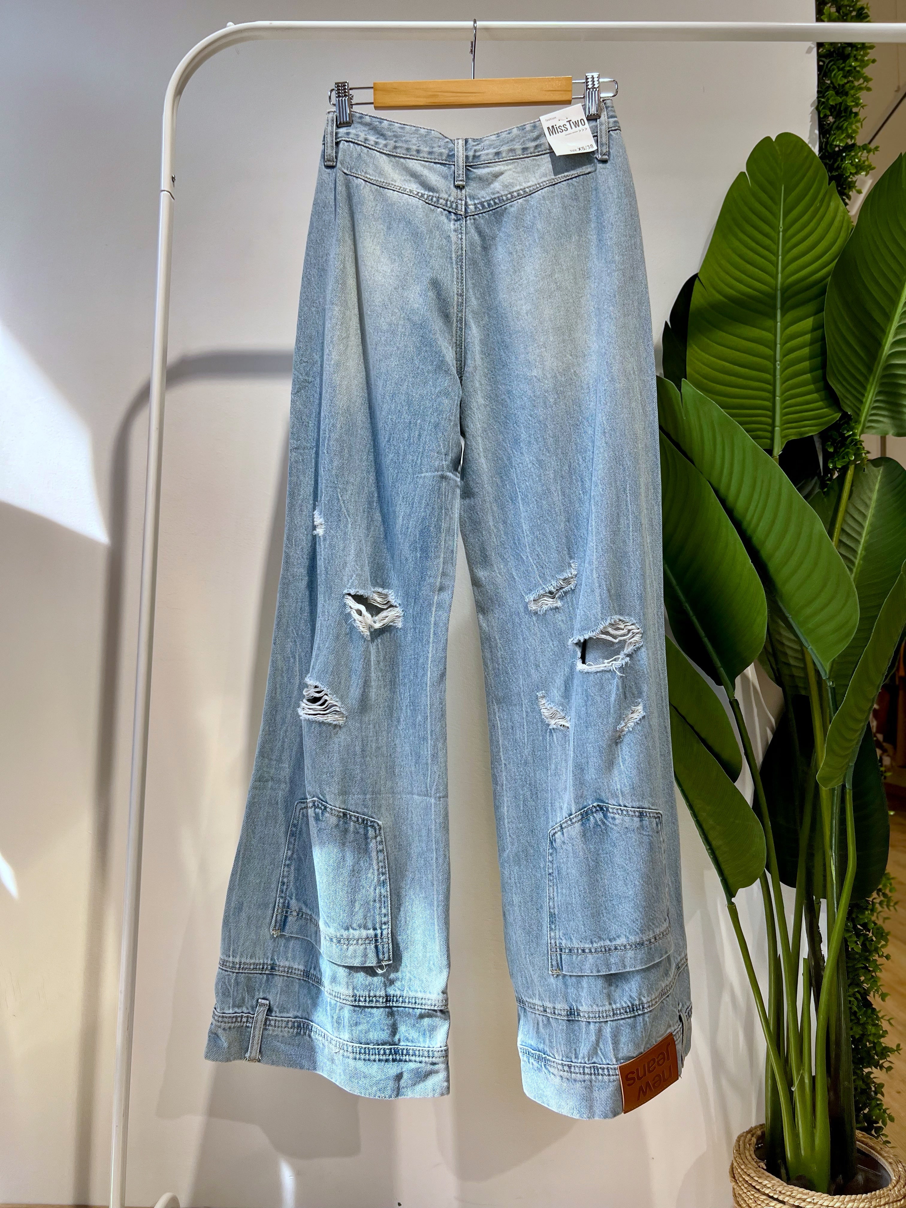 Jeans con vita al contrario