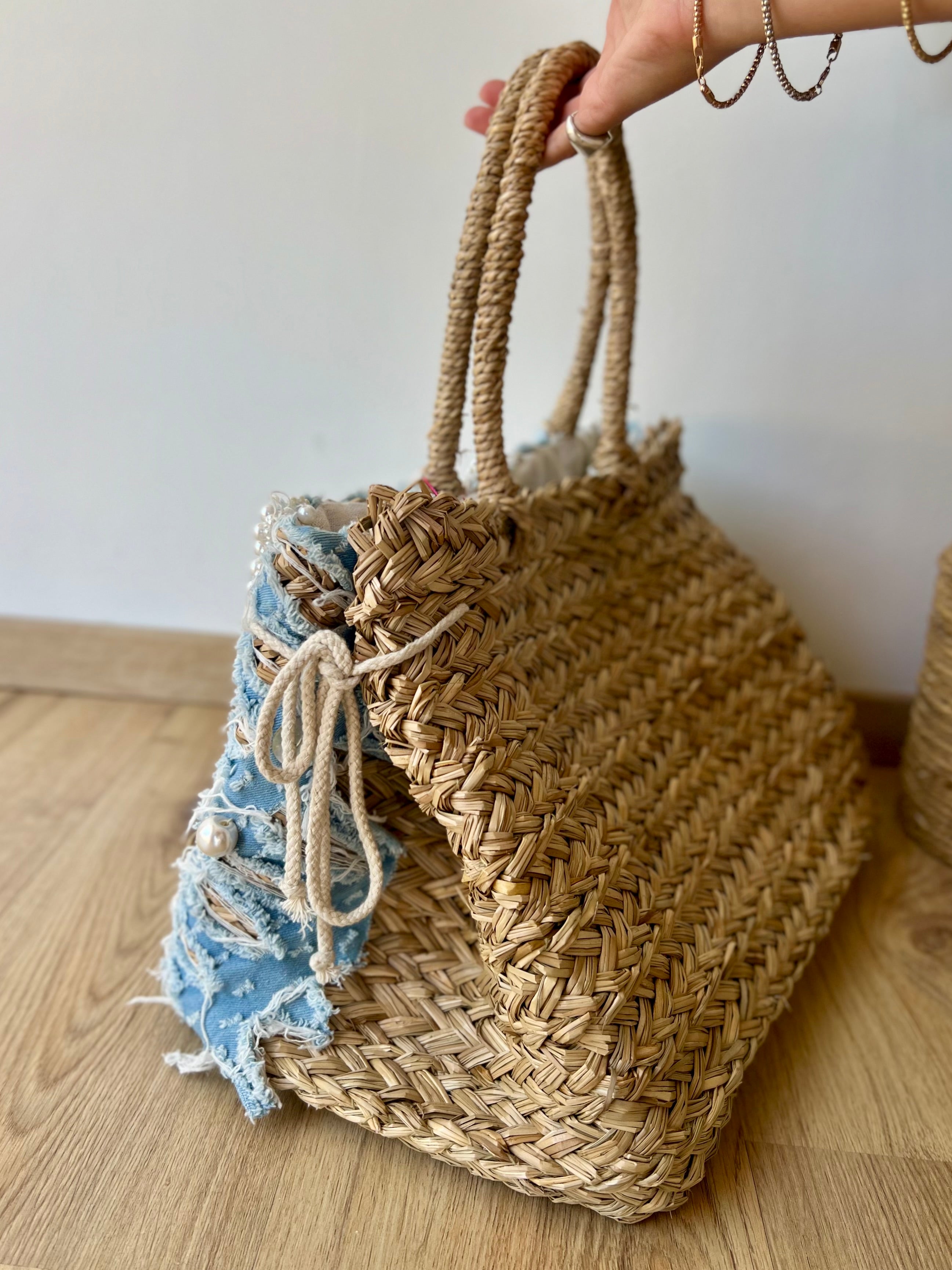 Maxi bag con jeans e perle