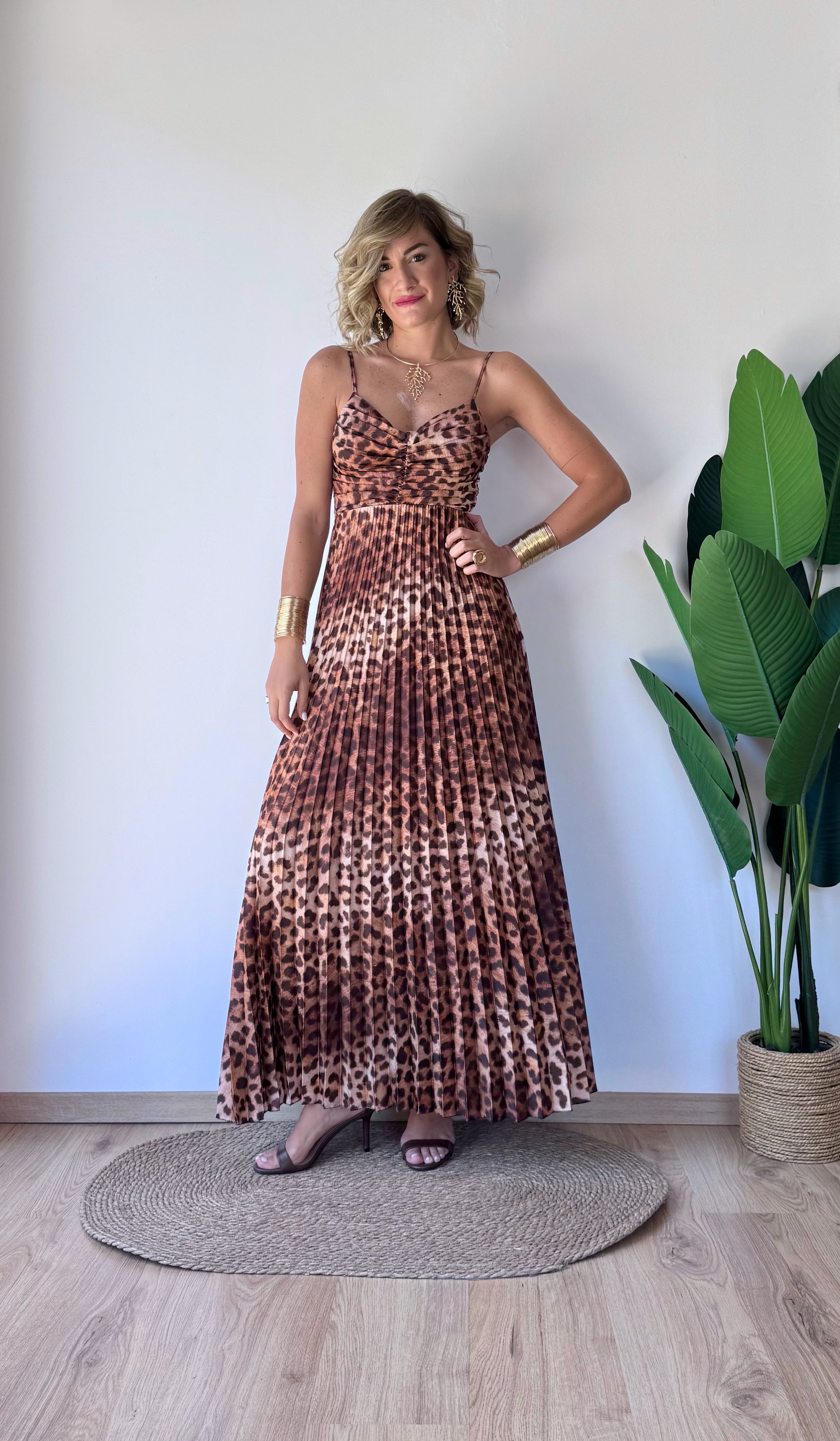 Vestito lungo plissettato animalier con nodo sulla schiena