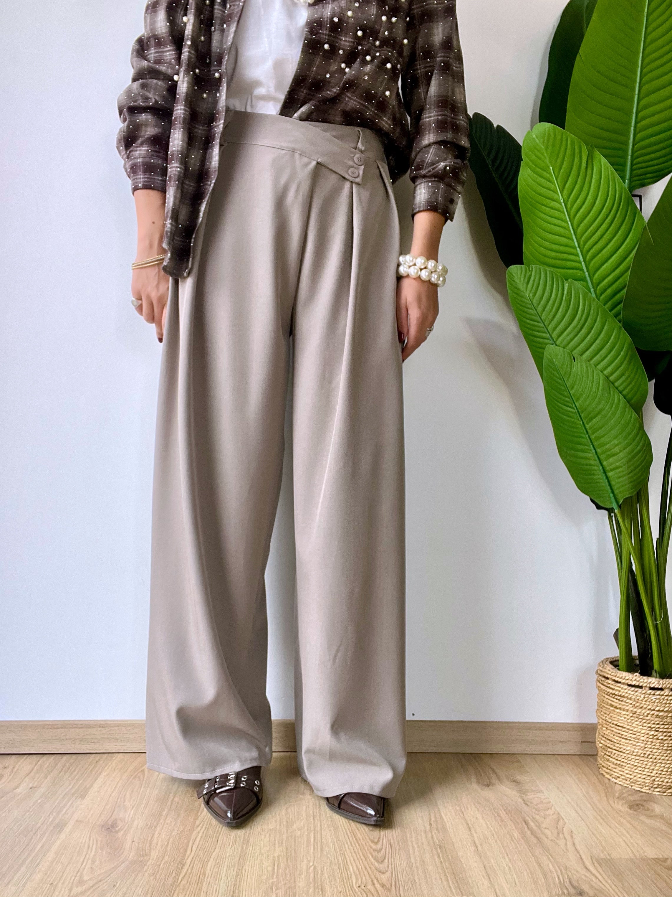 Panta palazzo con chiusura assimetrica grigio