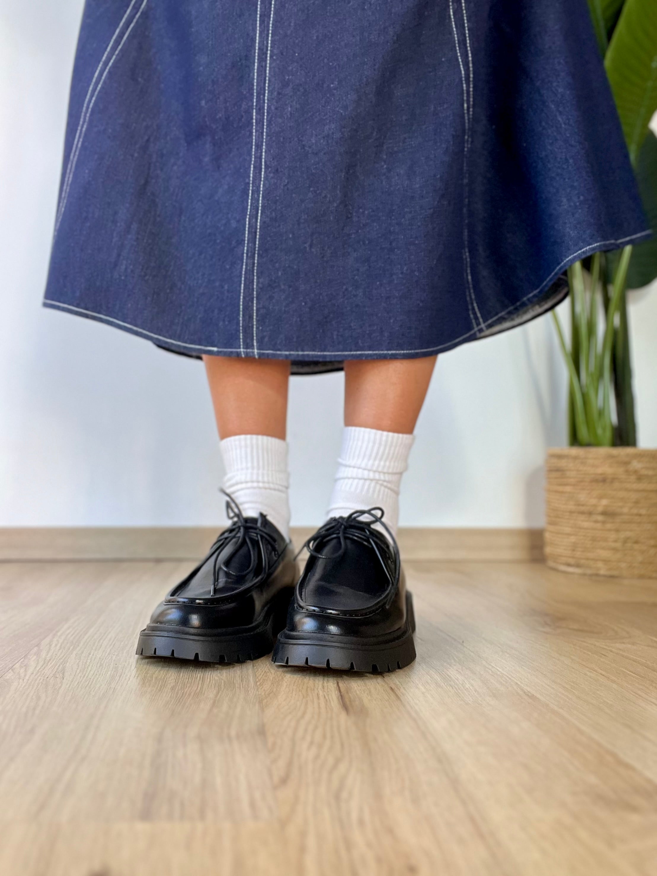 Scarpe francesine con lacci