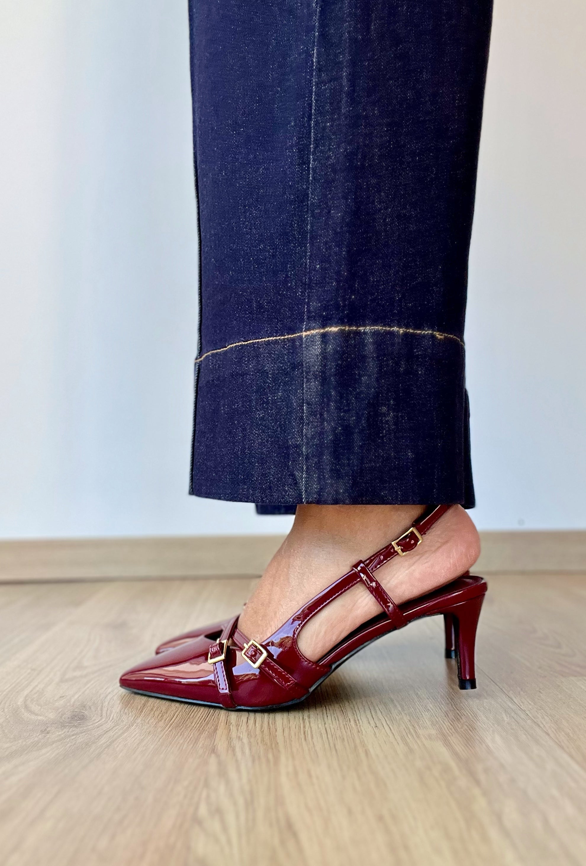 Sling back con fibbie e tacco comodo Bordeuax