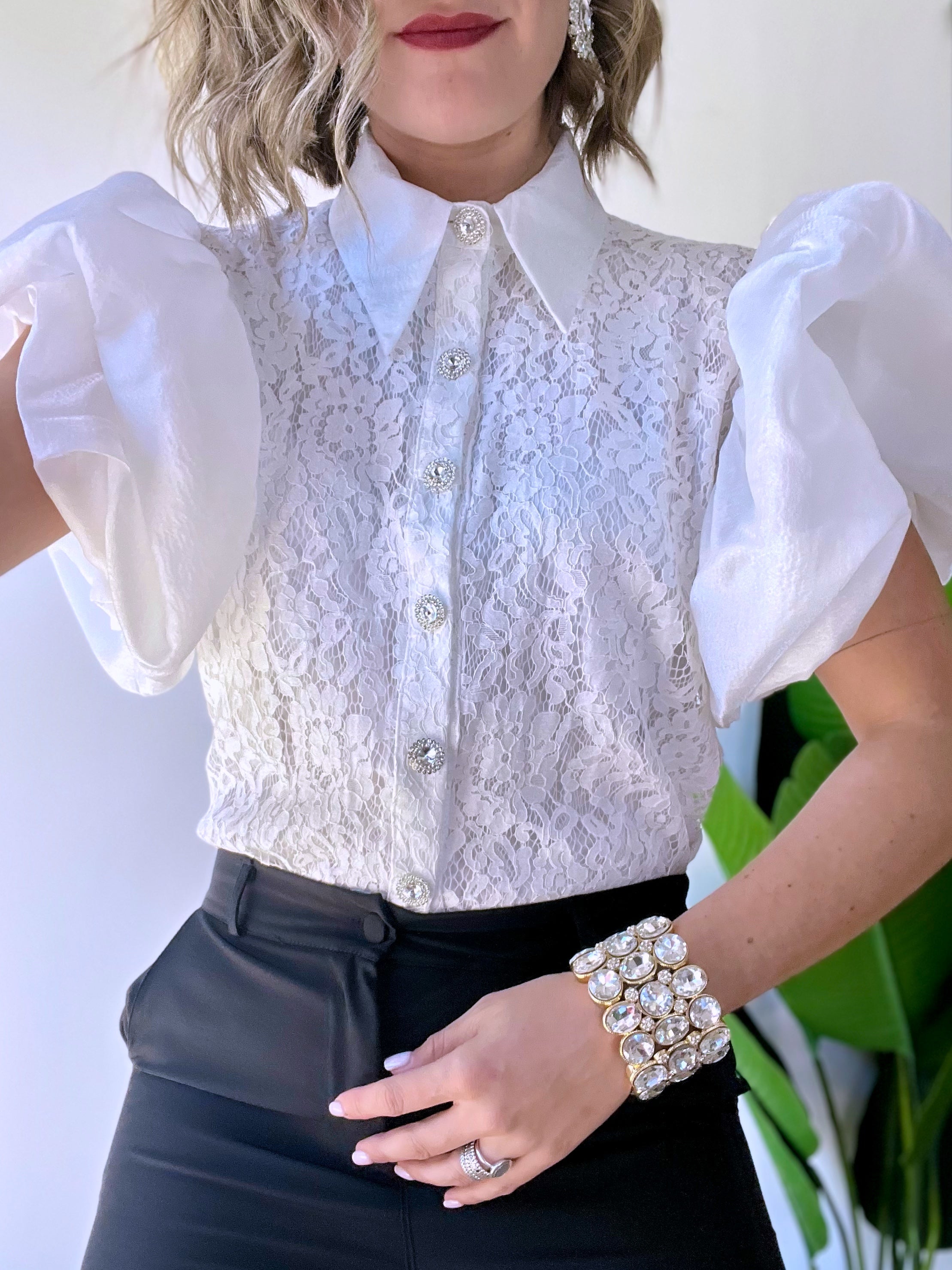 Camicia in pizzo con maniche a palloncino