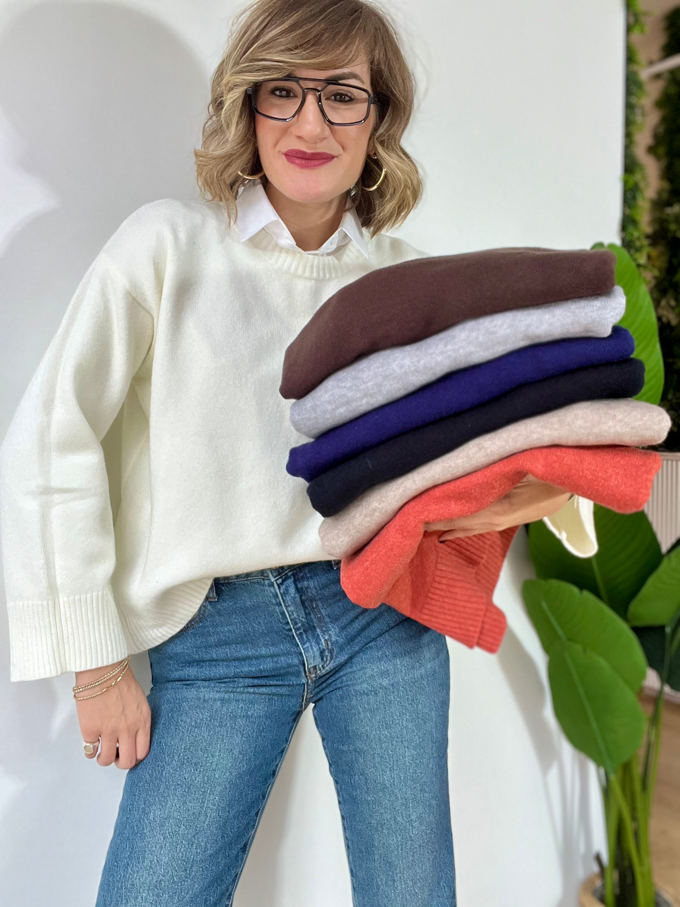 Maglioncino morbido basic con maniche ampie