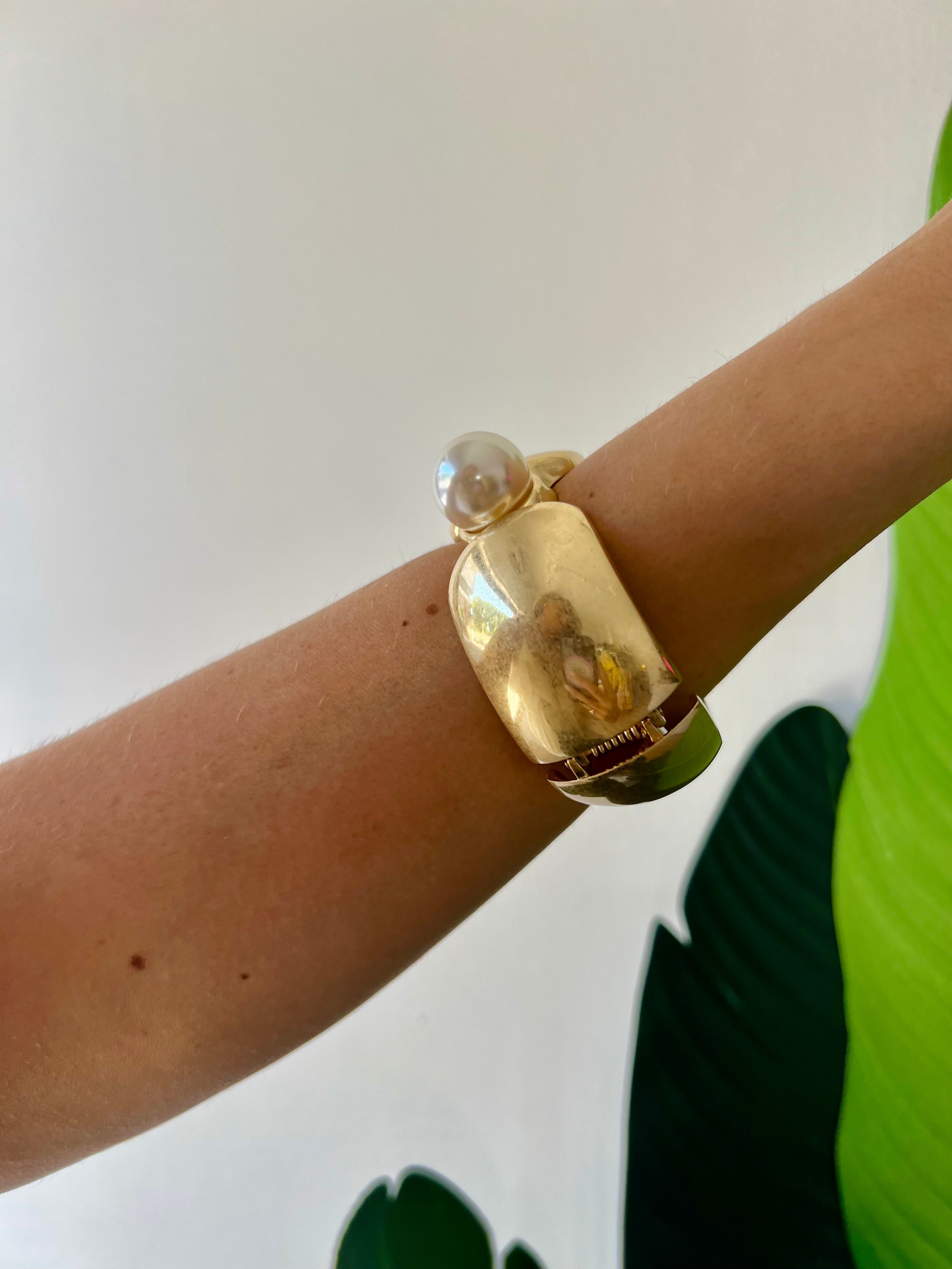 Bracciale rigido con perle