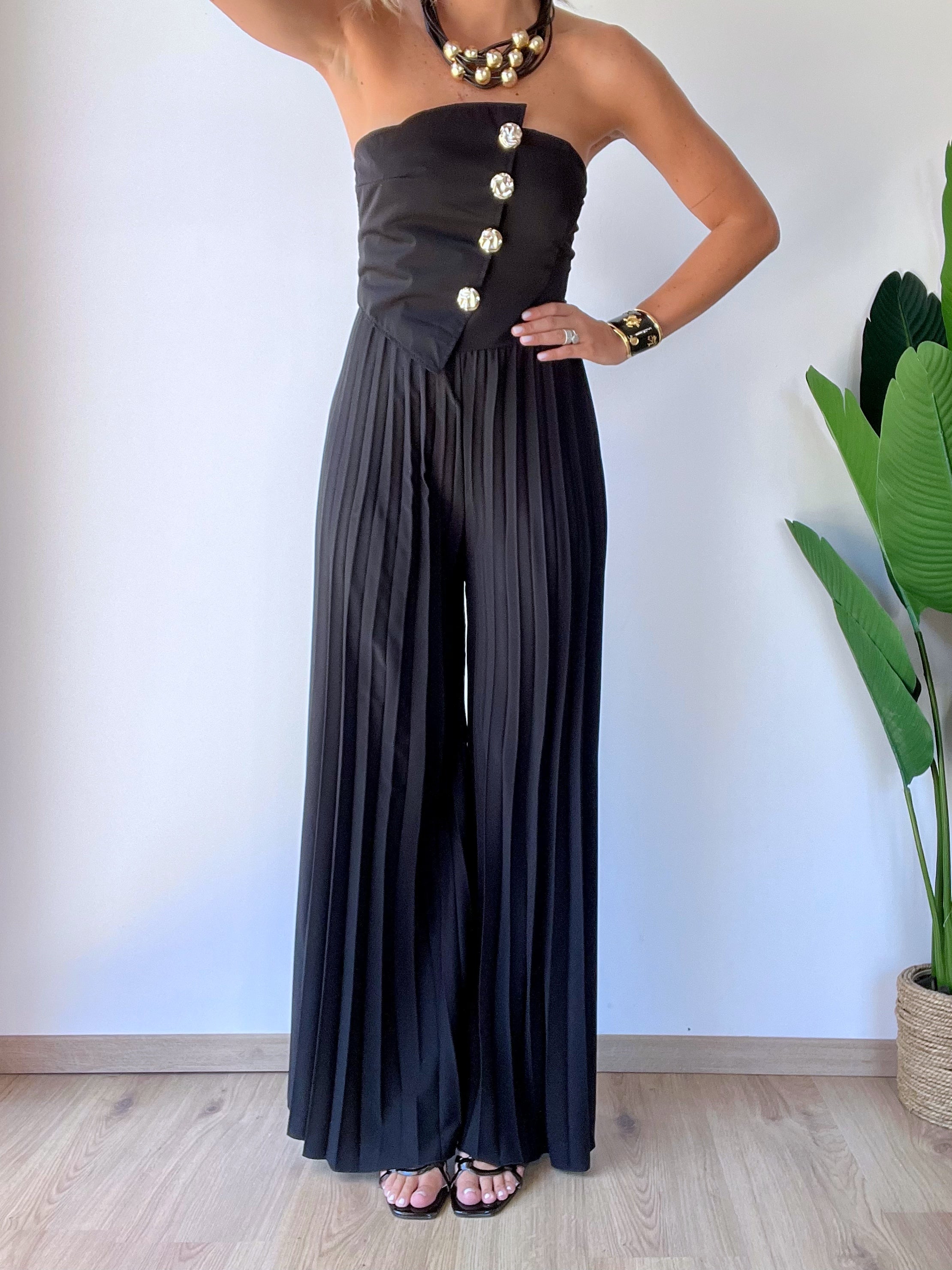 Tutone con pantalone plissettato nero