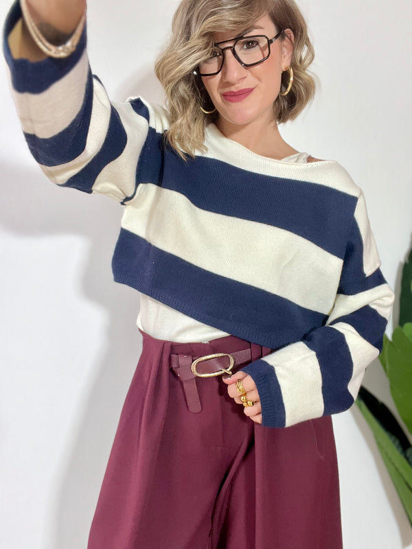 Maglioncino crop rigato blu con canotta