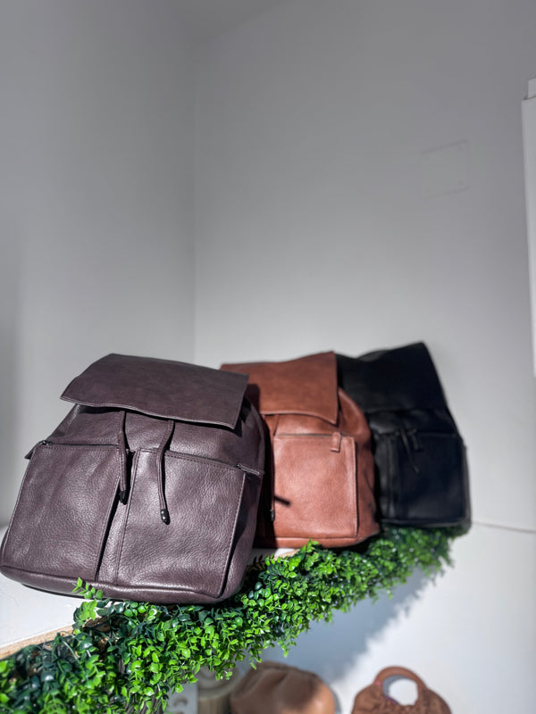 Zaino in ecopelle con tasche
