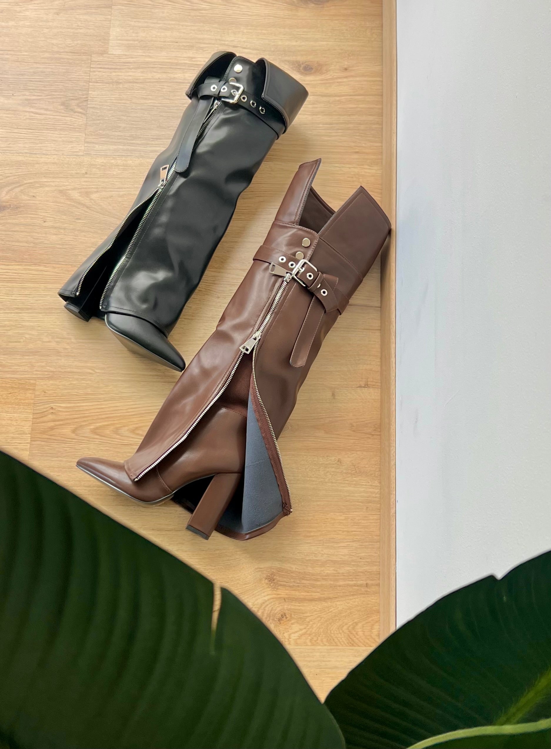 Stivale alto con gambale lungo/ risvoltino