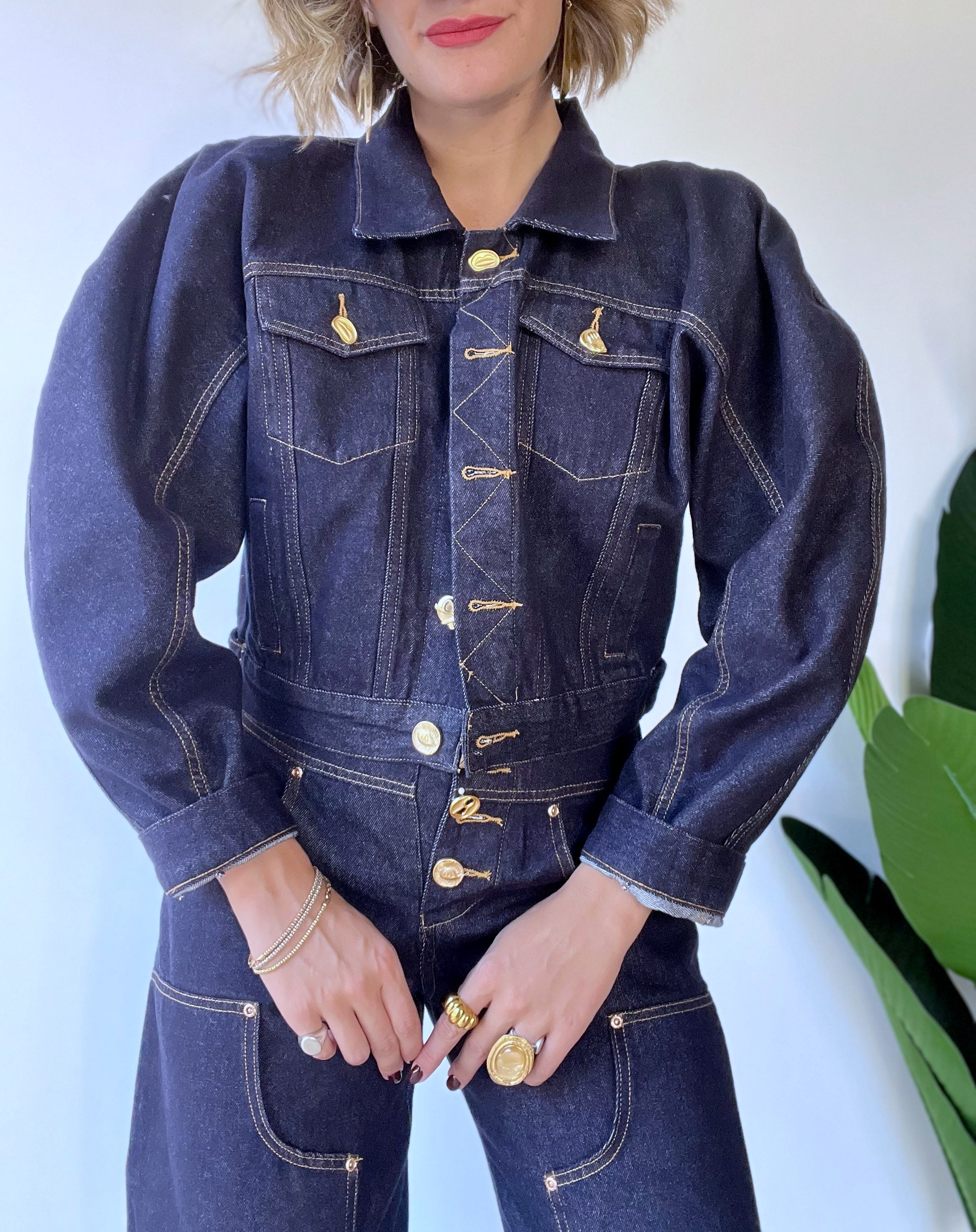Giubbotto in denim con maniche a pallino