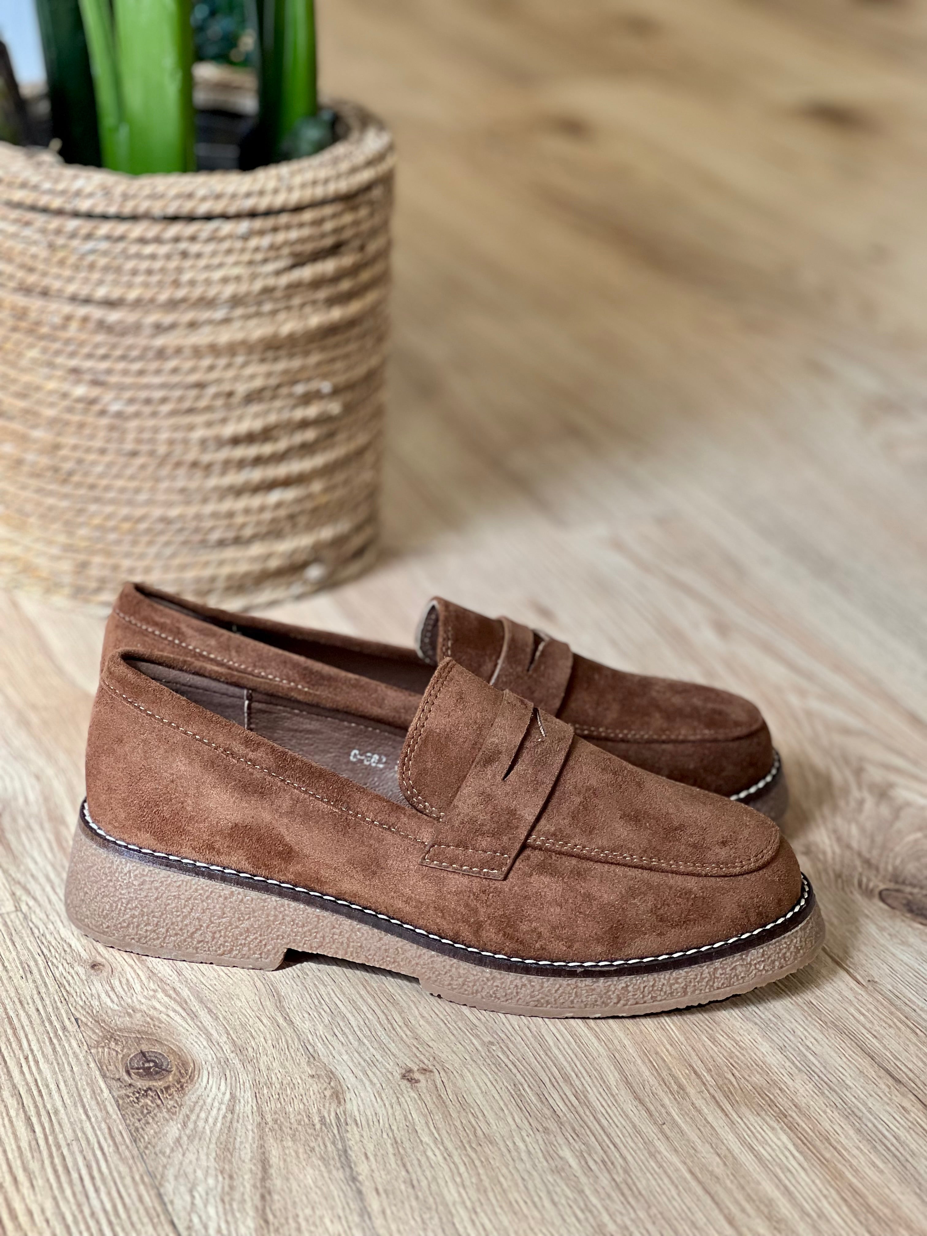Mocassino scamosciato cammello