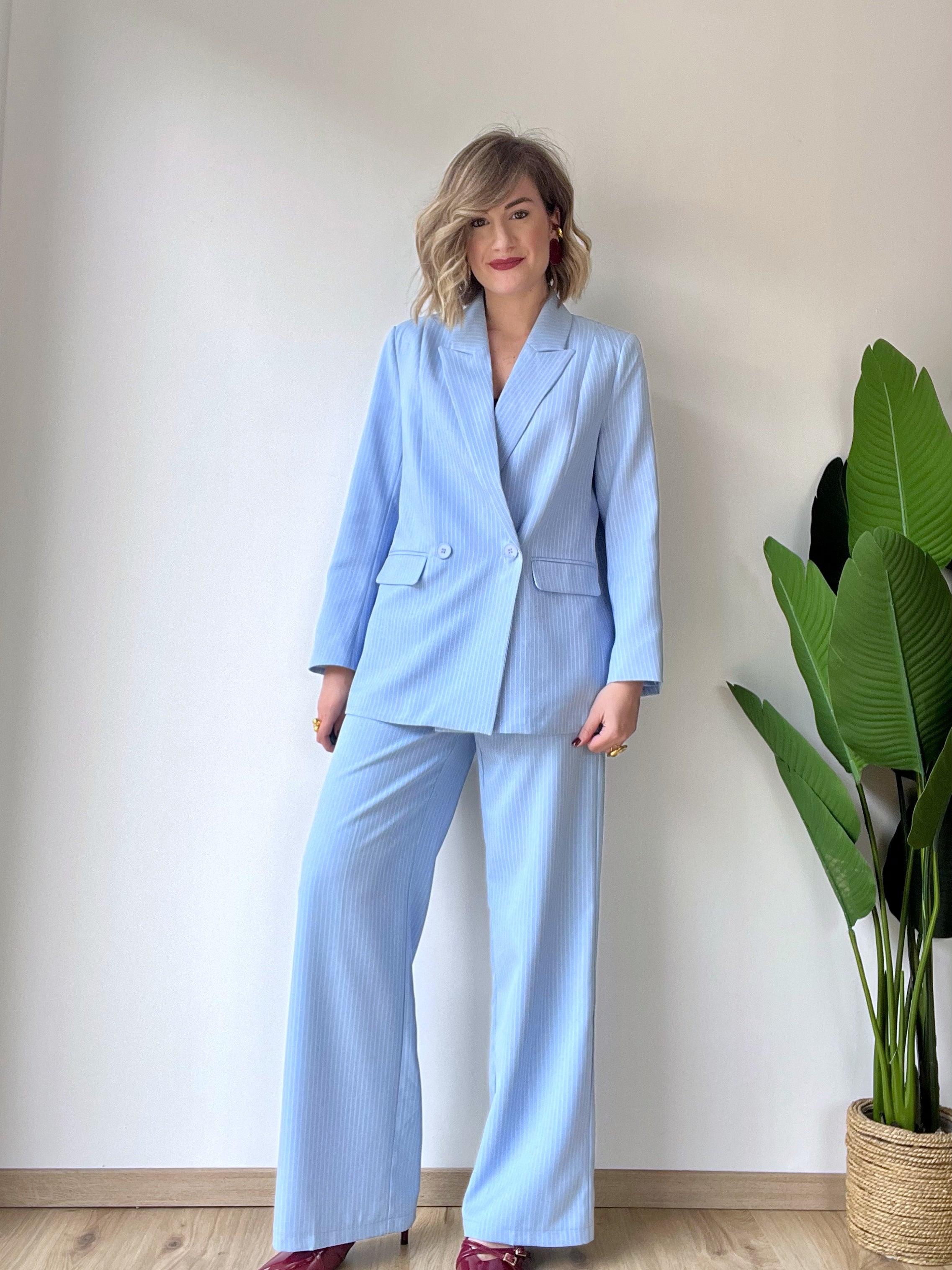 Tailleur gessato celeste doppiopetto