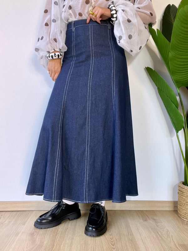 Gonna lunga in denim a ruota nella parte finale