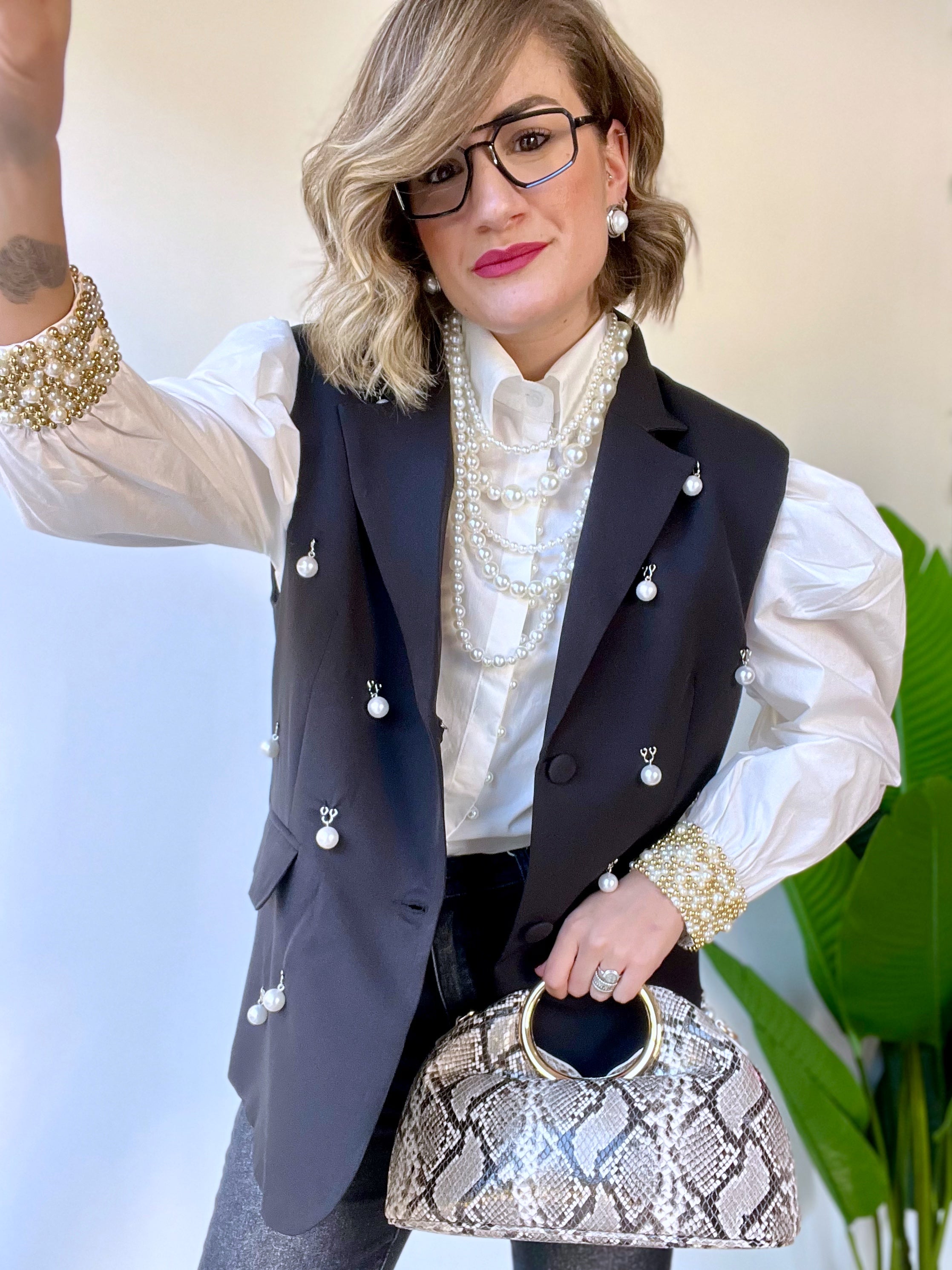 Camicia con maniche a palloncino e polsi con perle
