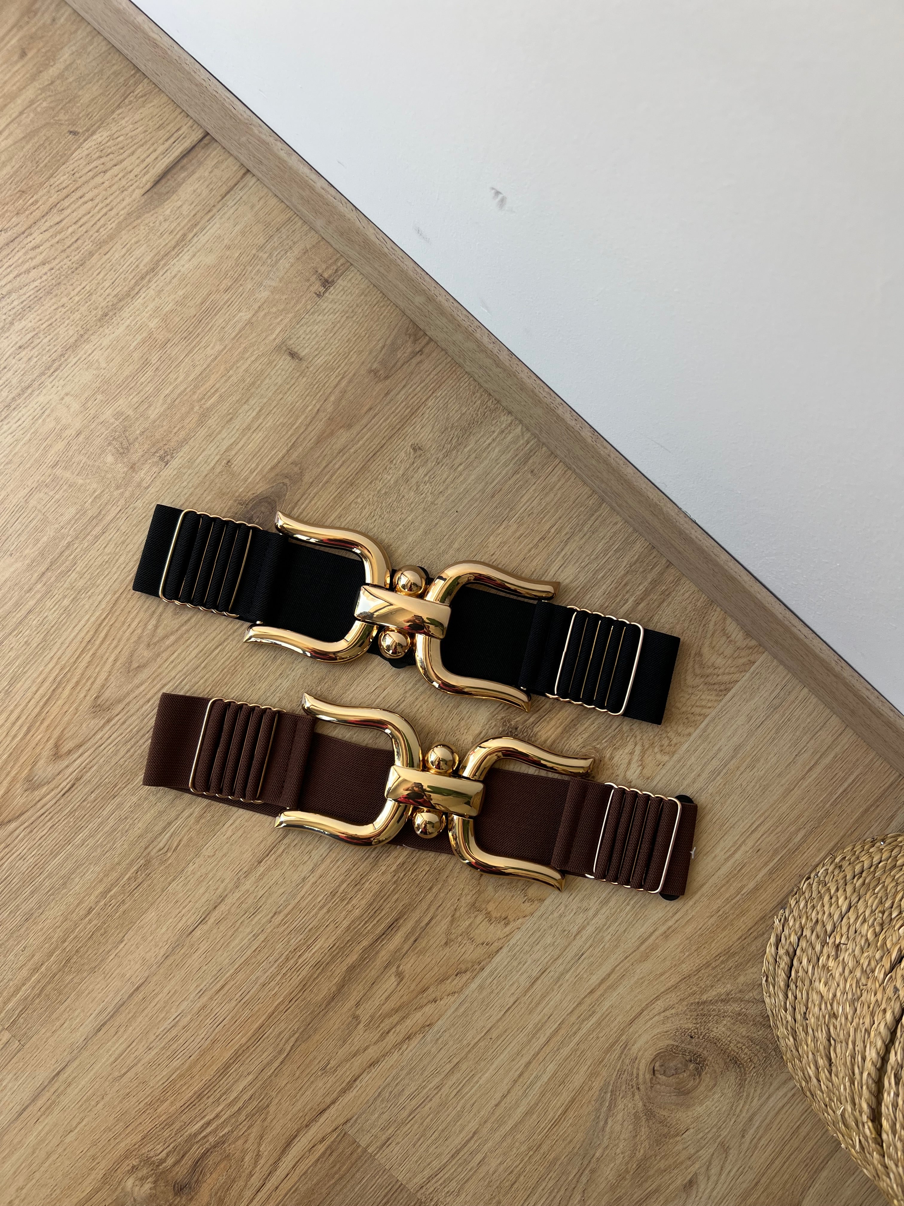 Cintura elastica con chiusura oro