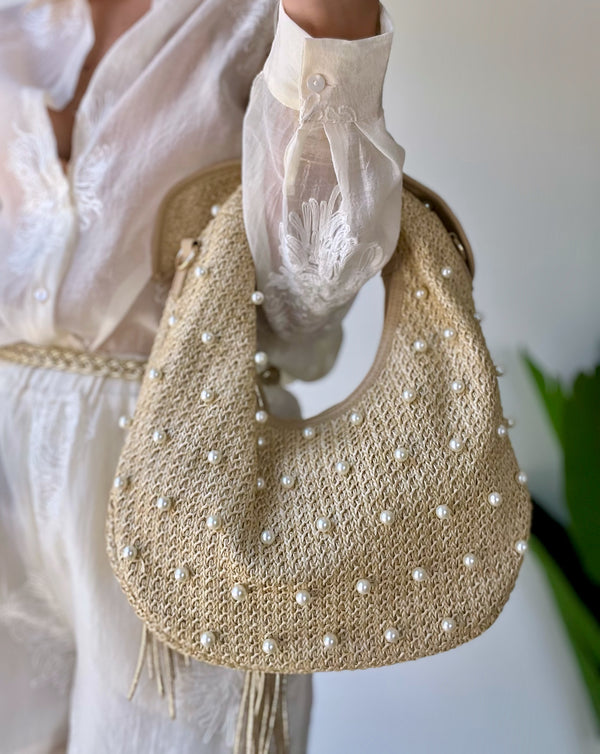 Borsa mezzaluna in paglia con perle
