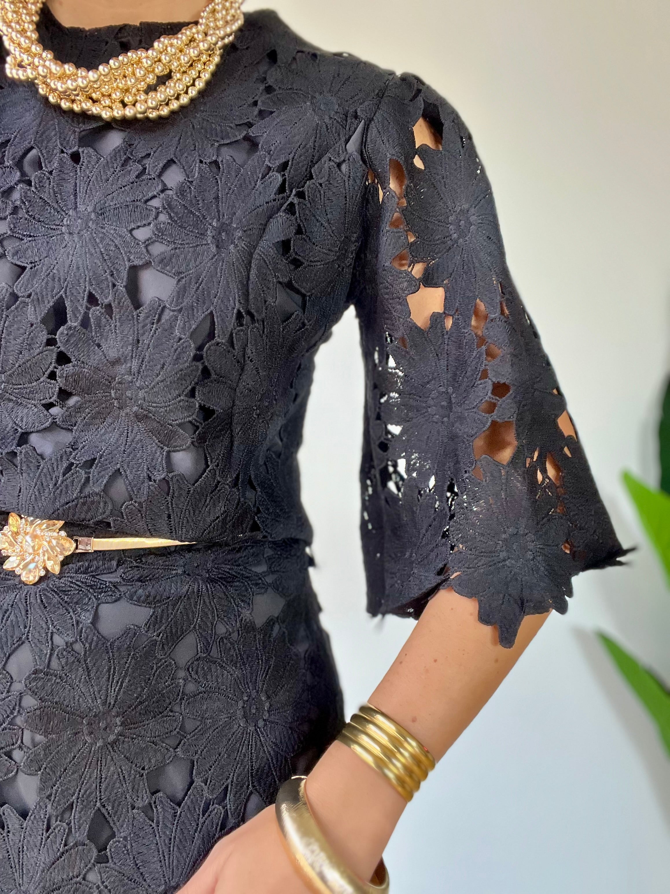 Coordinato in pizzo nero con gonna