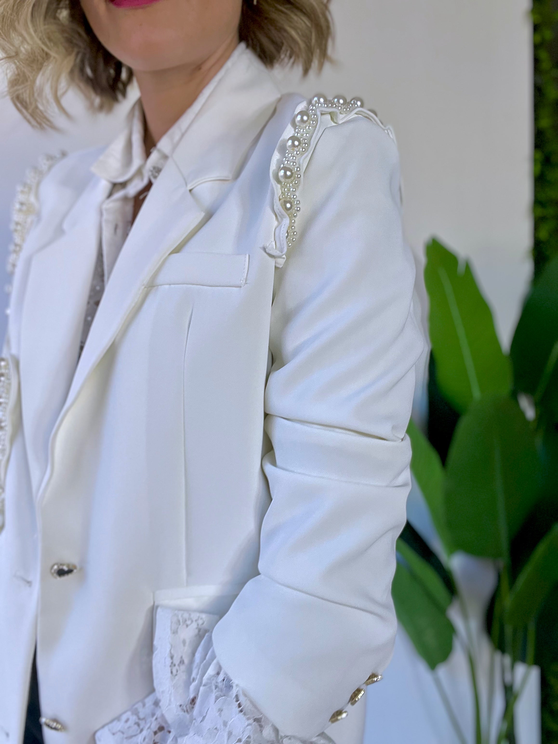 Blazer bianco con perle