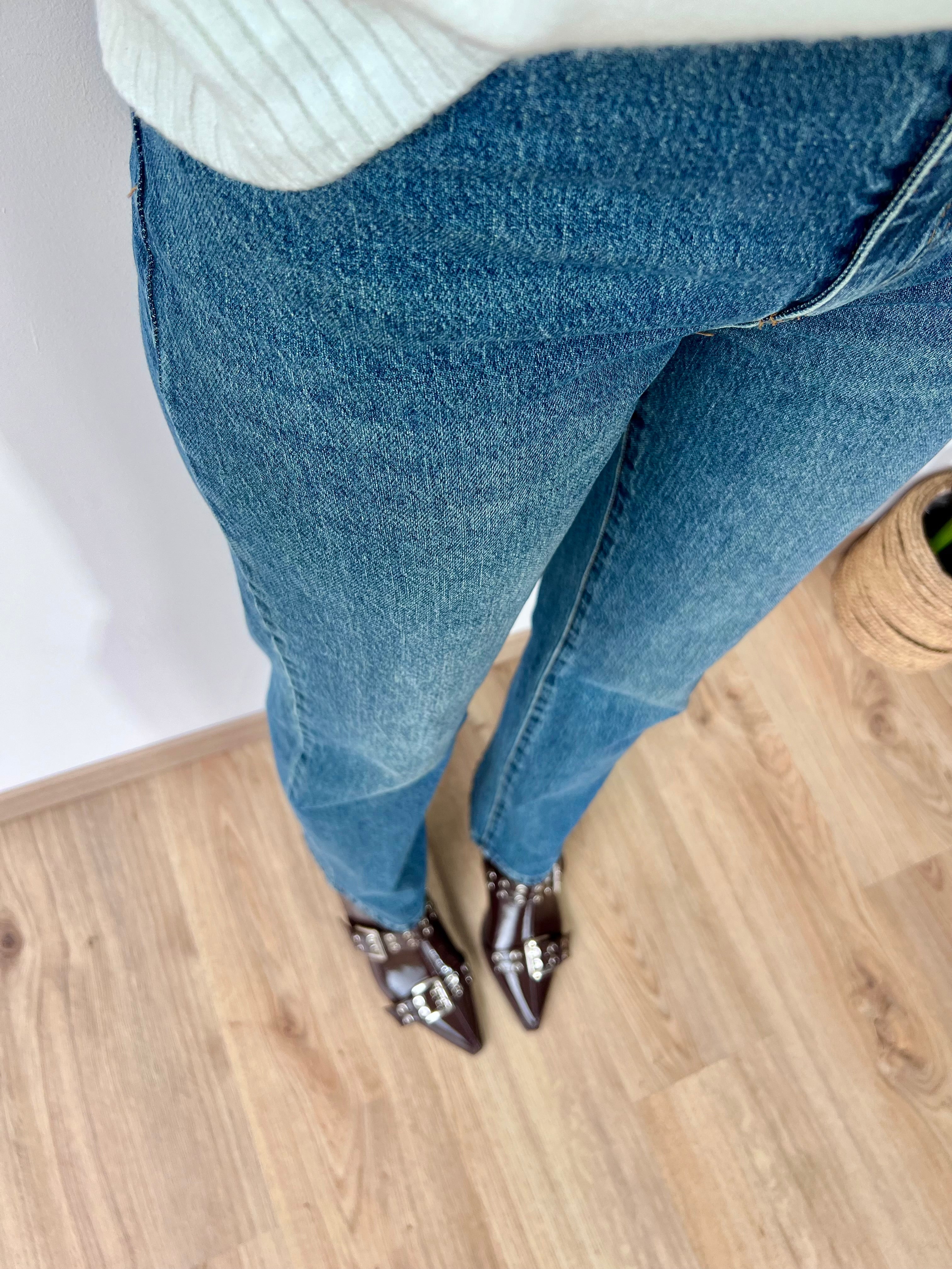 Jeans gamba dritta con risvoltino