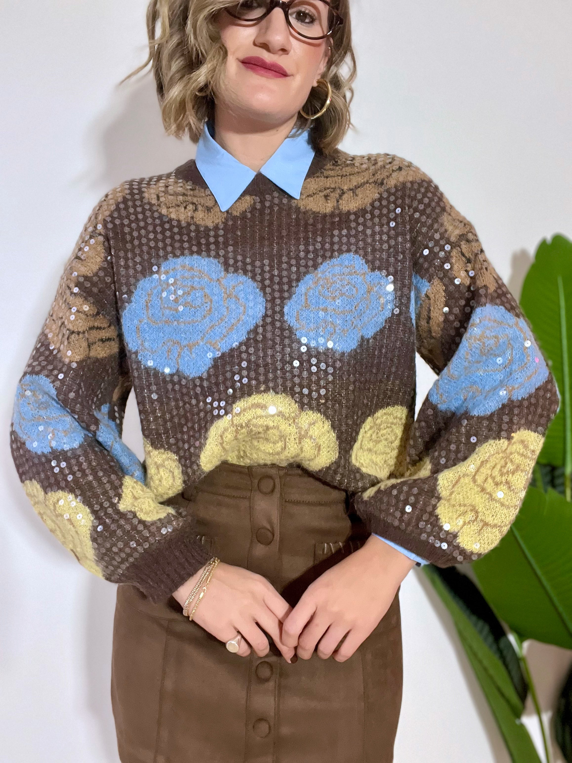 Maglioncino con fiori e mini pailettes