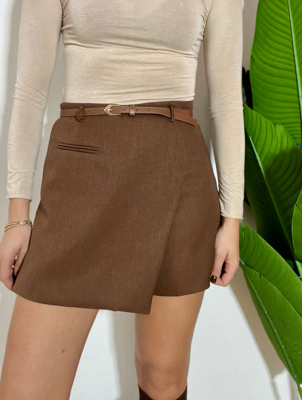 Pantagonna marrone con cinturino