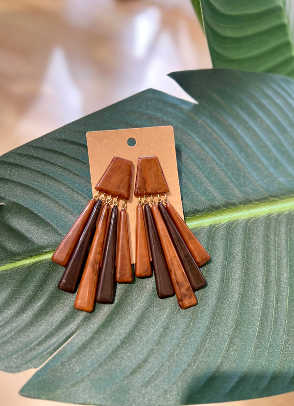 Orecchino in legno con frange