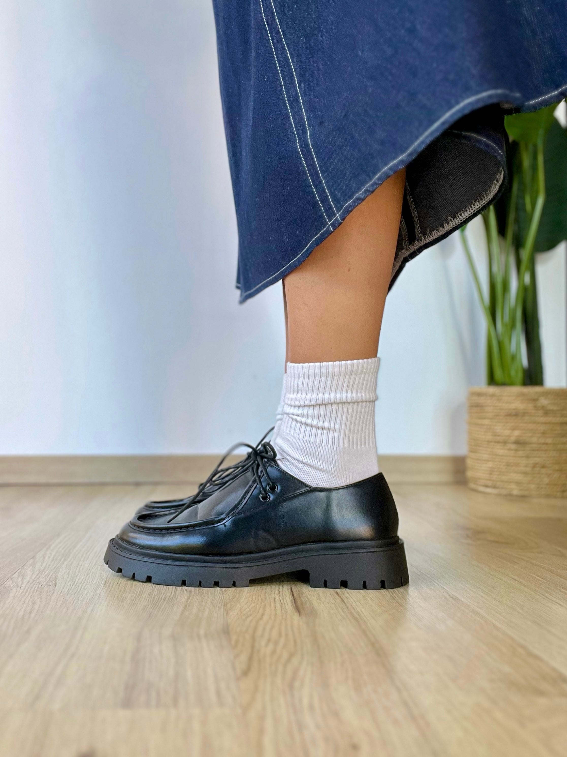 Scarpe francesine con lacci