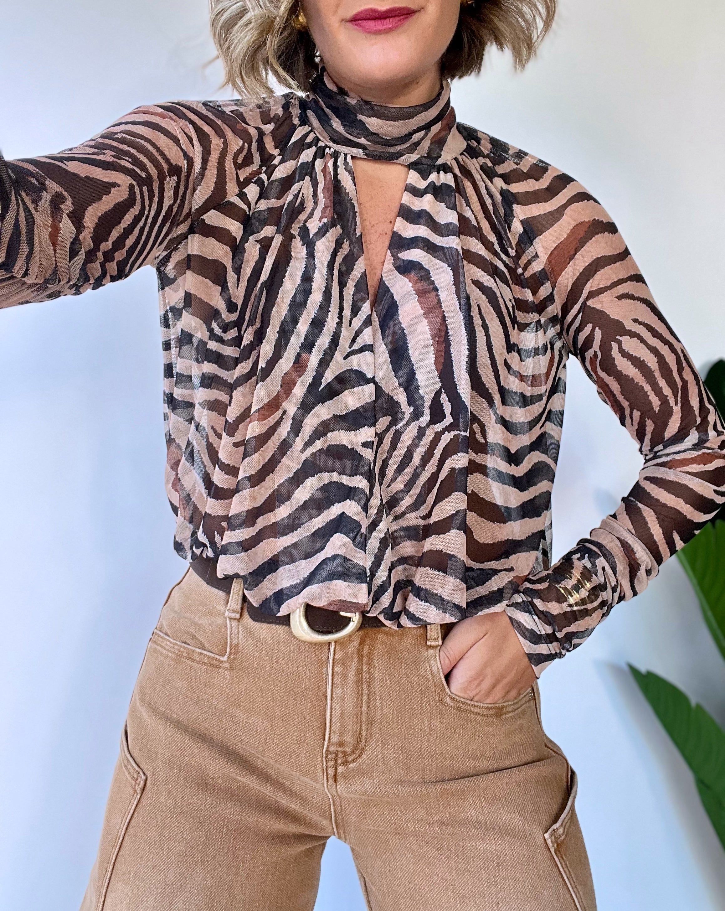 Body semi velato a fantasia con scollatura