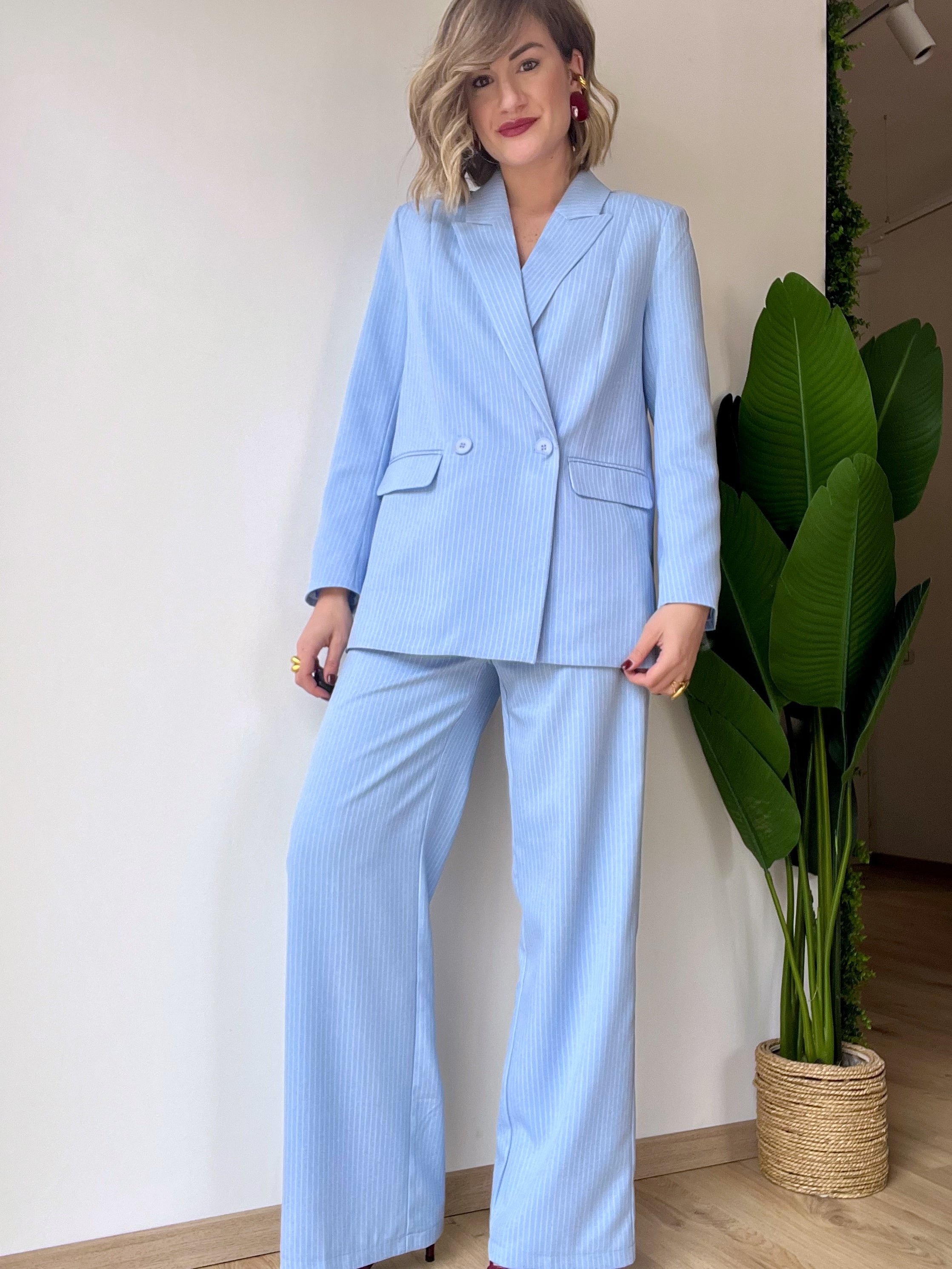 Tailleur gessato celeste doppiopetto
