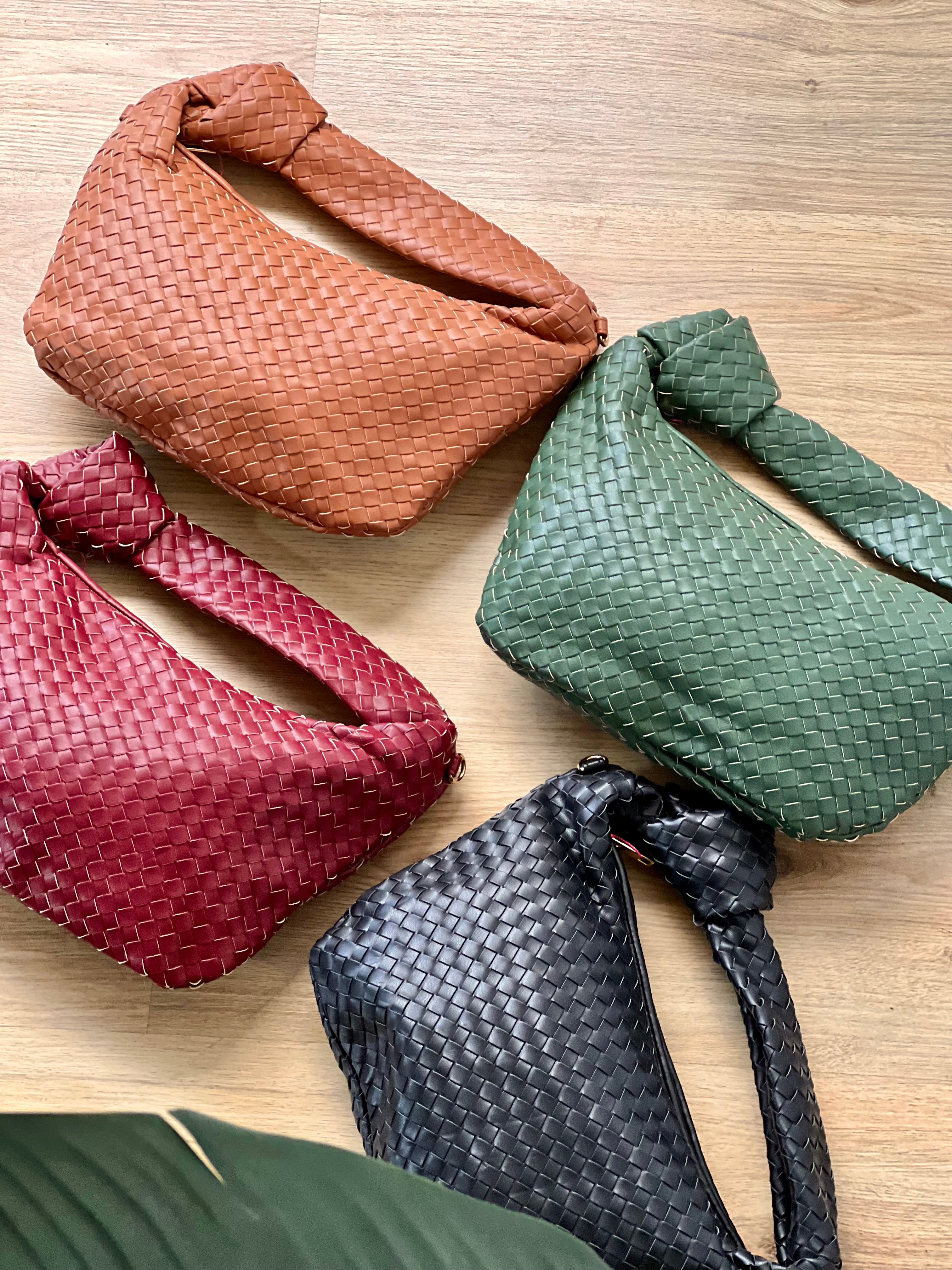 Pochette intrecciate con manico