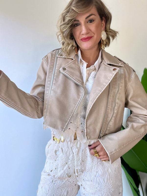 Chiodo beige corto