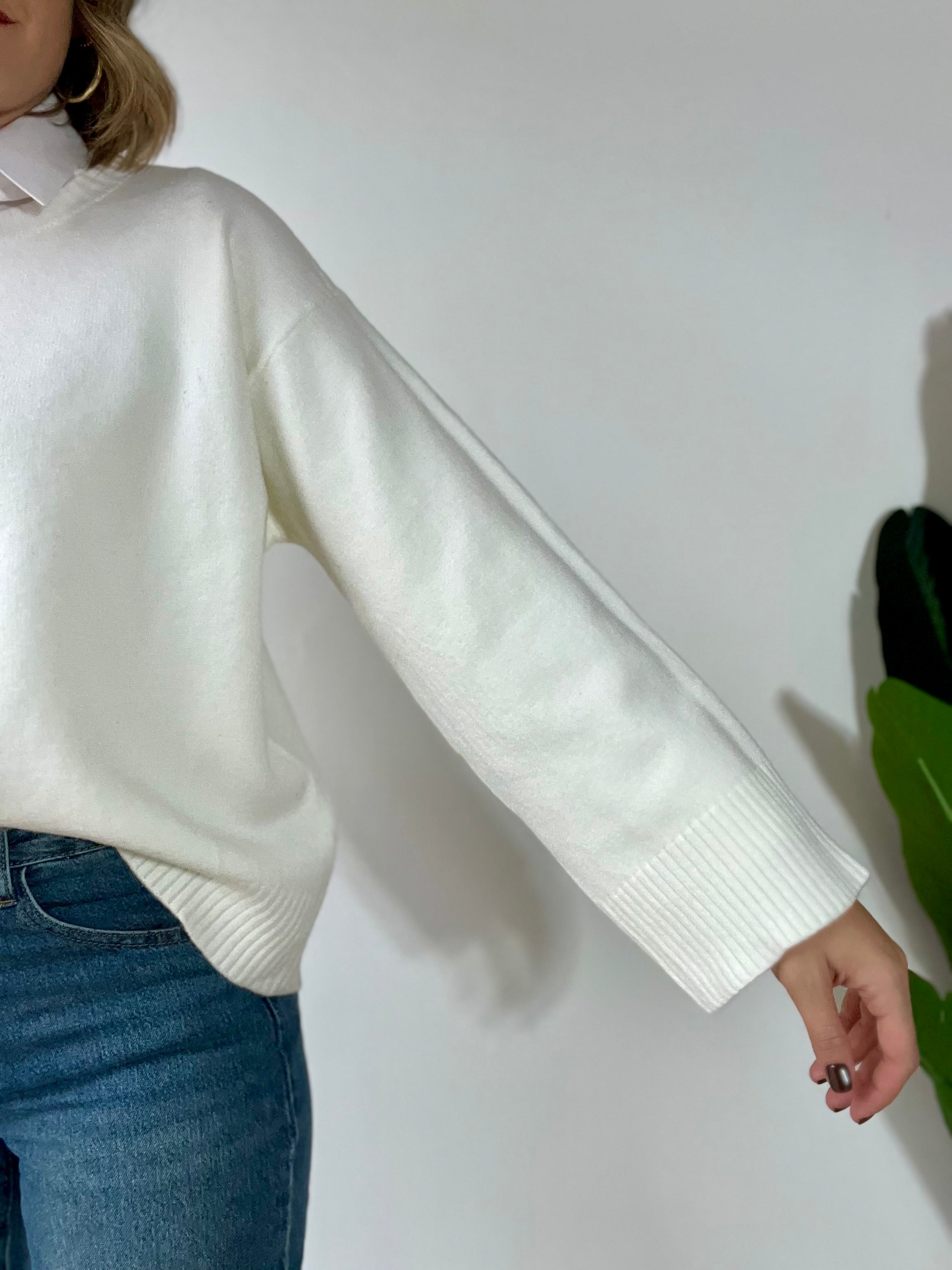 Maglioncino morbido basic con maniche ampie